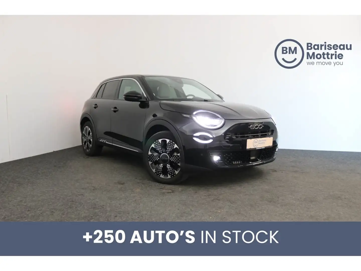 Fiat 600 LA PRIMA HYBRID AUTOMAAT *LEDER*DAB*GPS*CARPLAY*CA Schwarz - 1