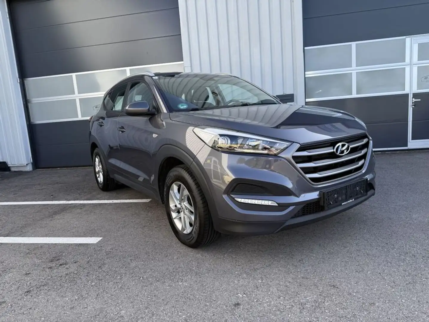 Hyundai TUCSON Comfort 2WD Grijs - 2