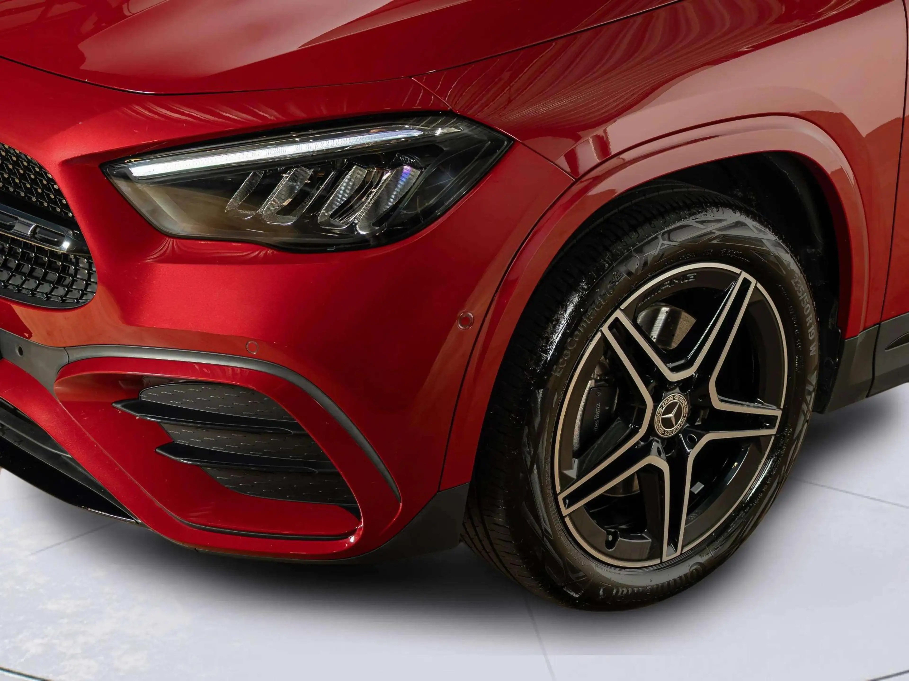 Mercedes-Benz GLA 250 e AMG Line — photo 6