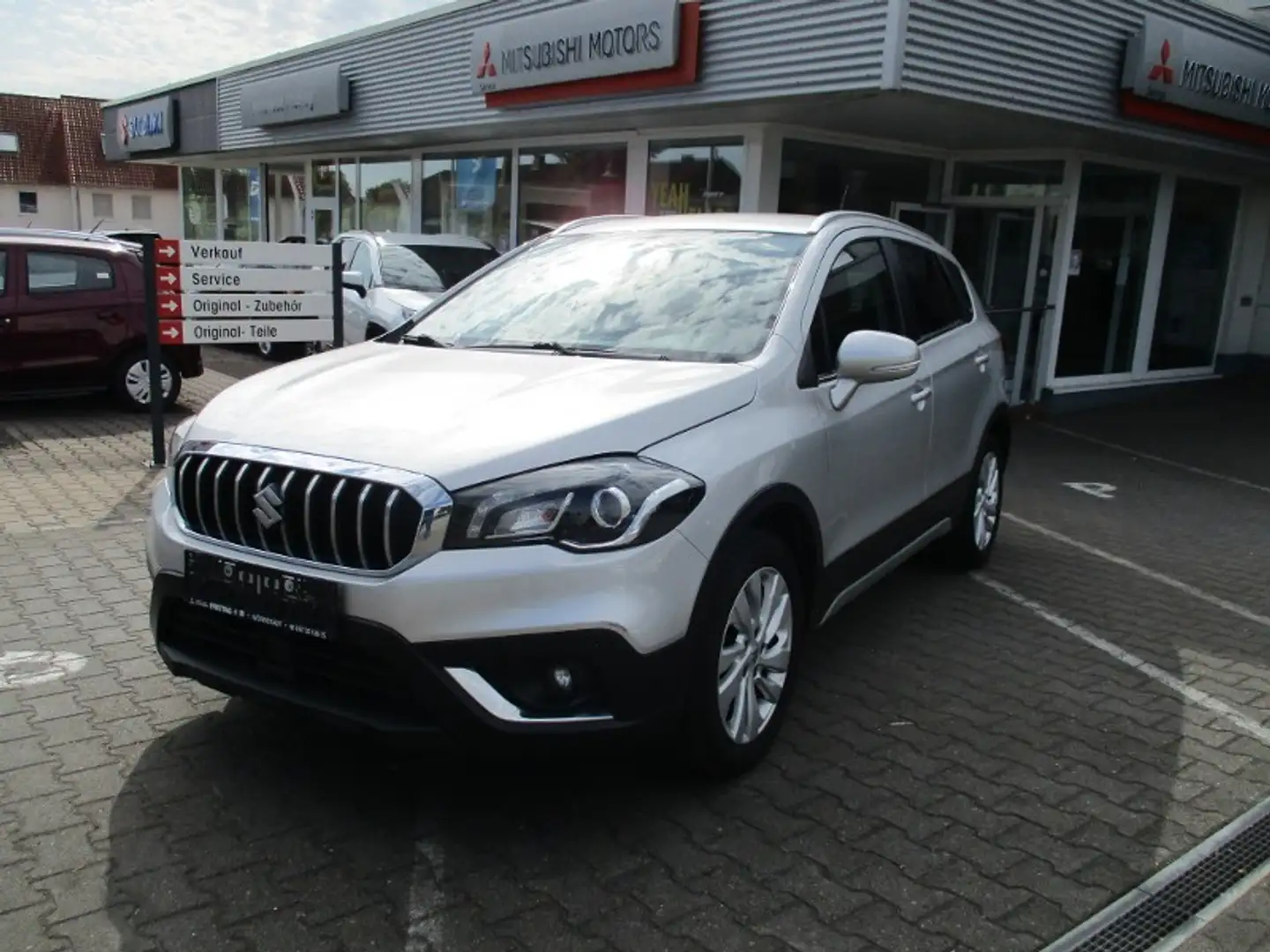 Suzuki SX4 S-Cross Comfort HYBRID 1.4 Allrad Silber - 1