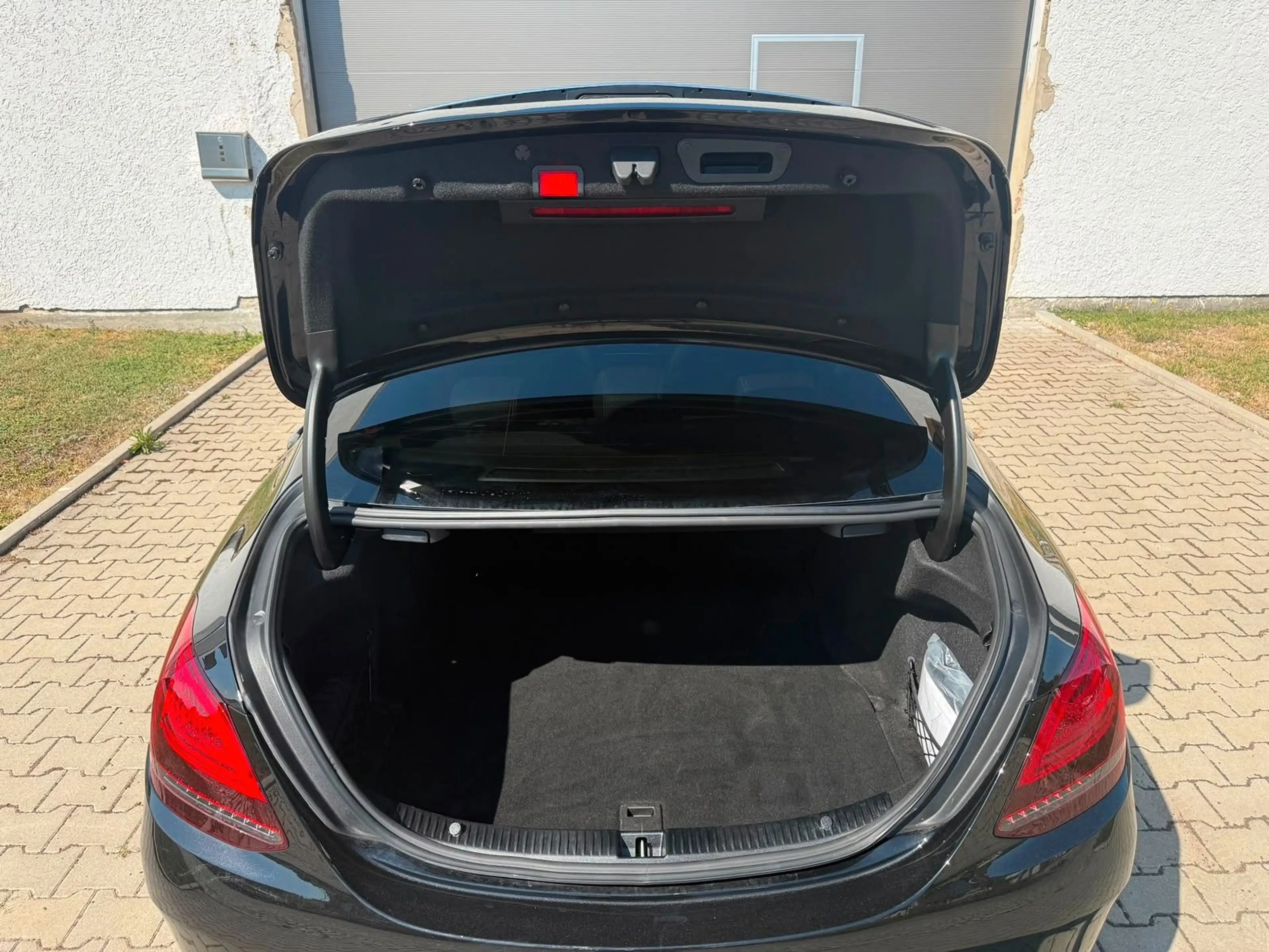 Mercedes-Benz C 400 Limousine 4Matic AMG Line — photo 15