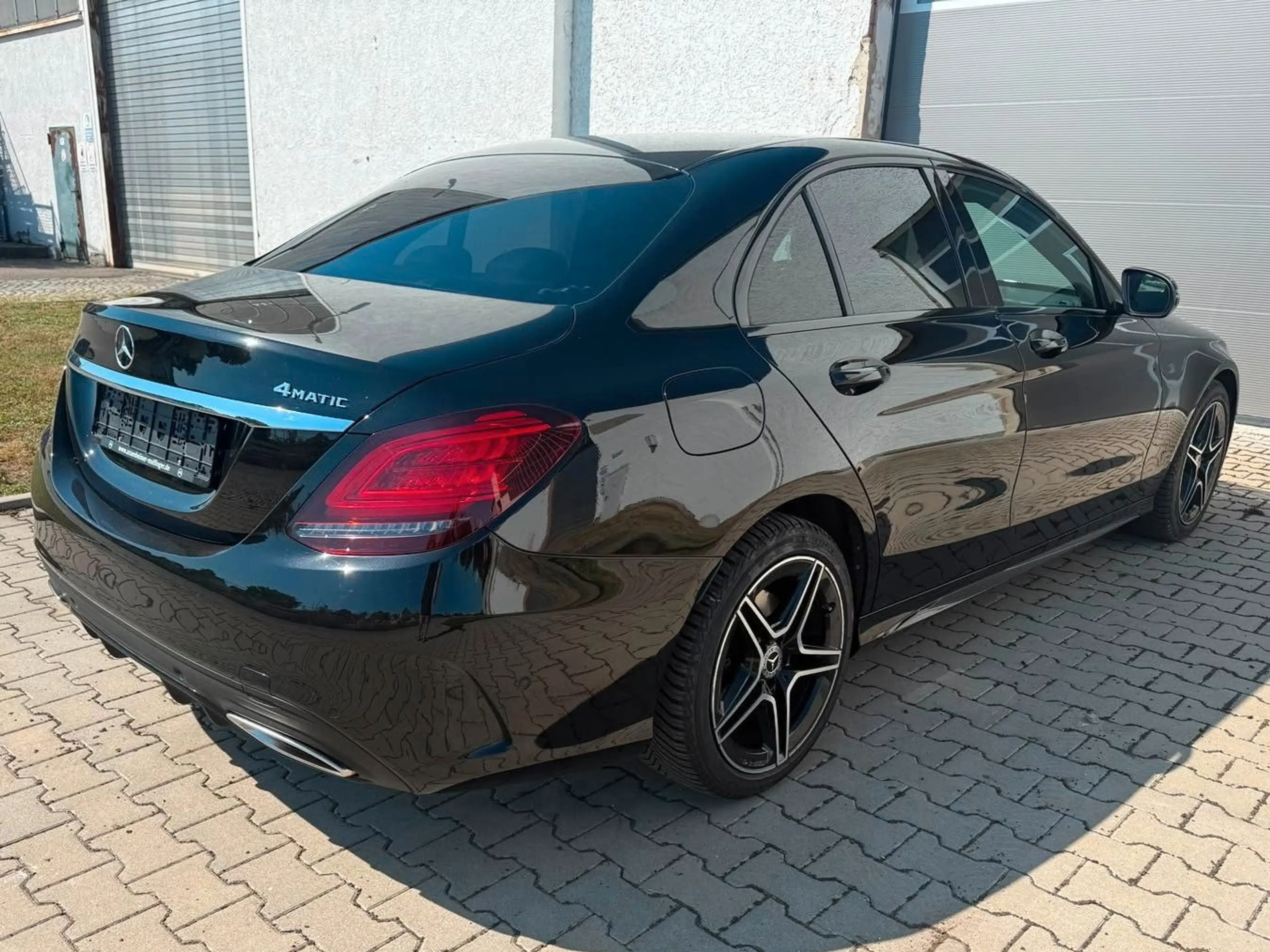 Mercedes-Benz C 400 Limousine 4Matic AMG Line — photo 7