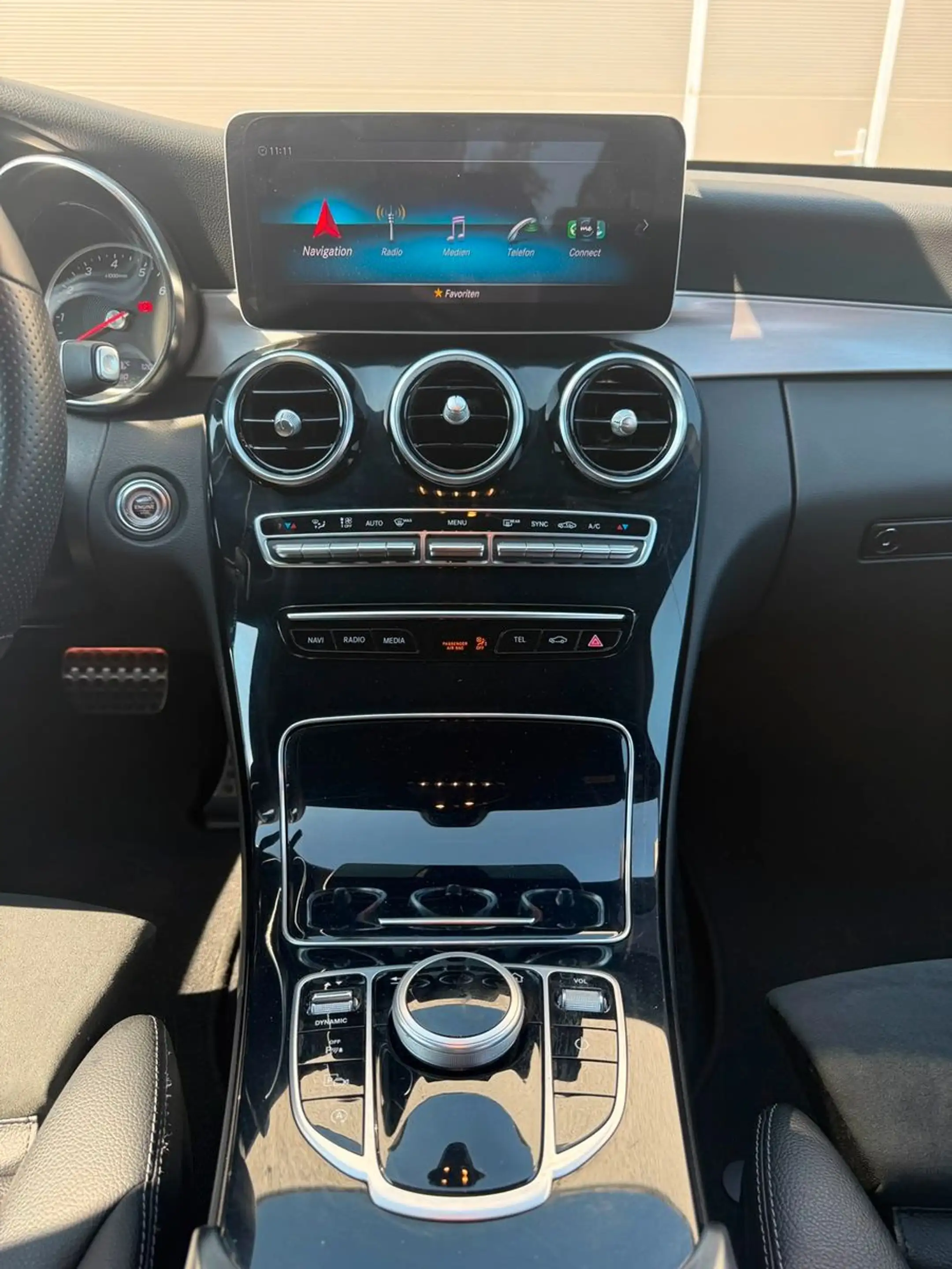 Mercedes-Benz C 400 Limousine 4Matic AMG Line — photo 9