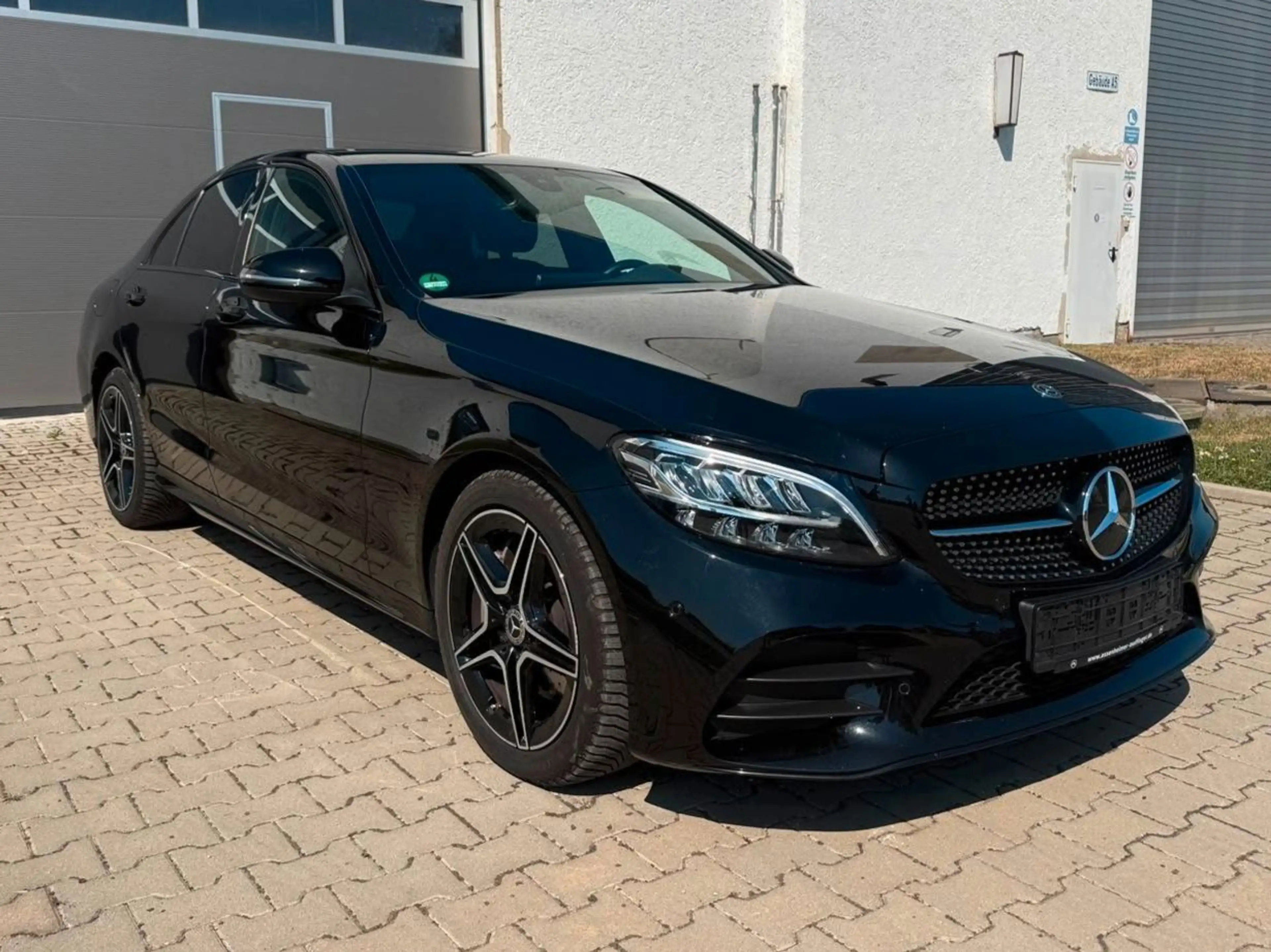 Mercedes-Benz C 400 Limousine 4Matic AMG Line — photo 3