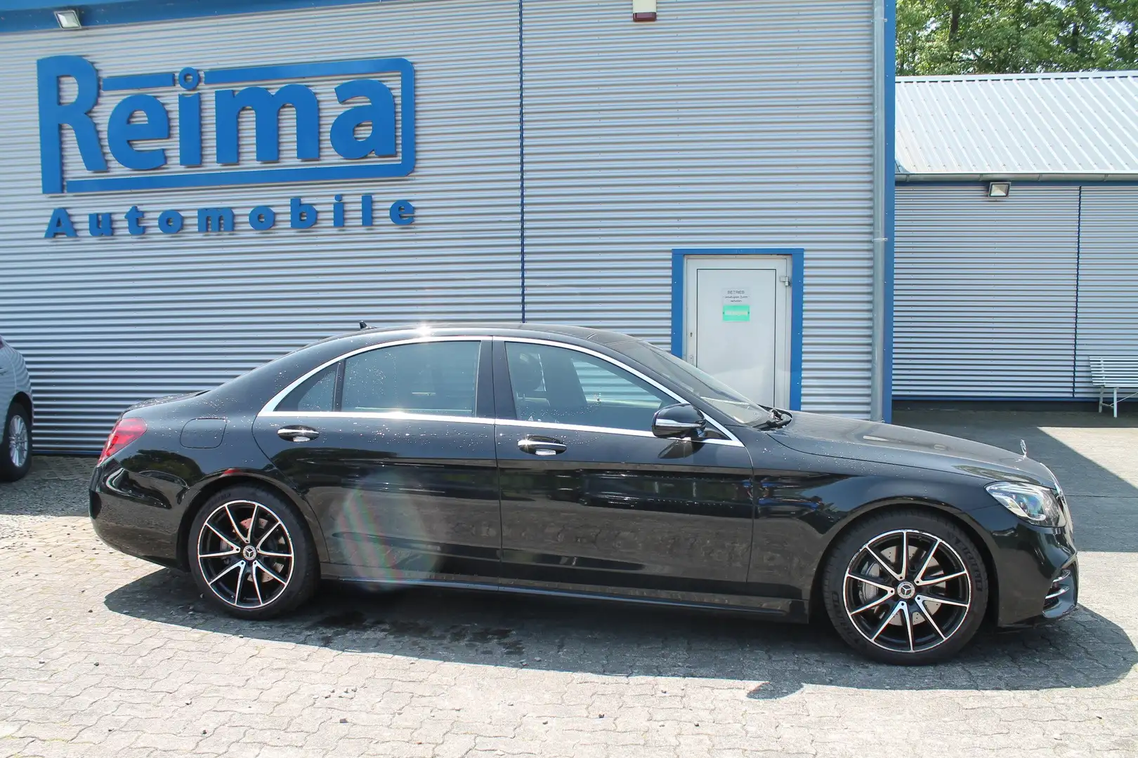 Mercedes-Benz S 400 S 400 d 4Matic L, AMG Sportpaket, Pano, ACC, LED Černá - 2