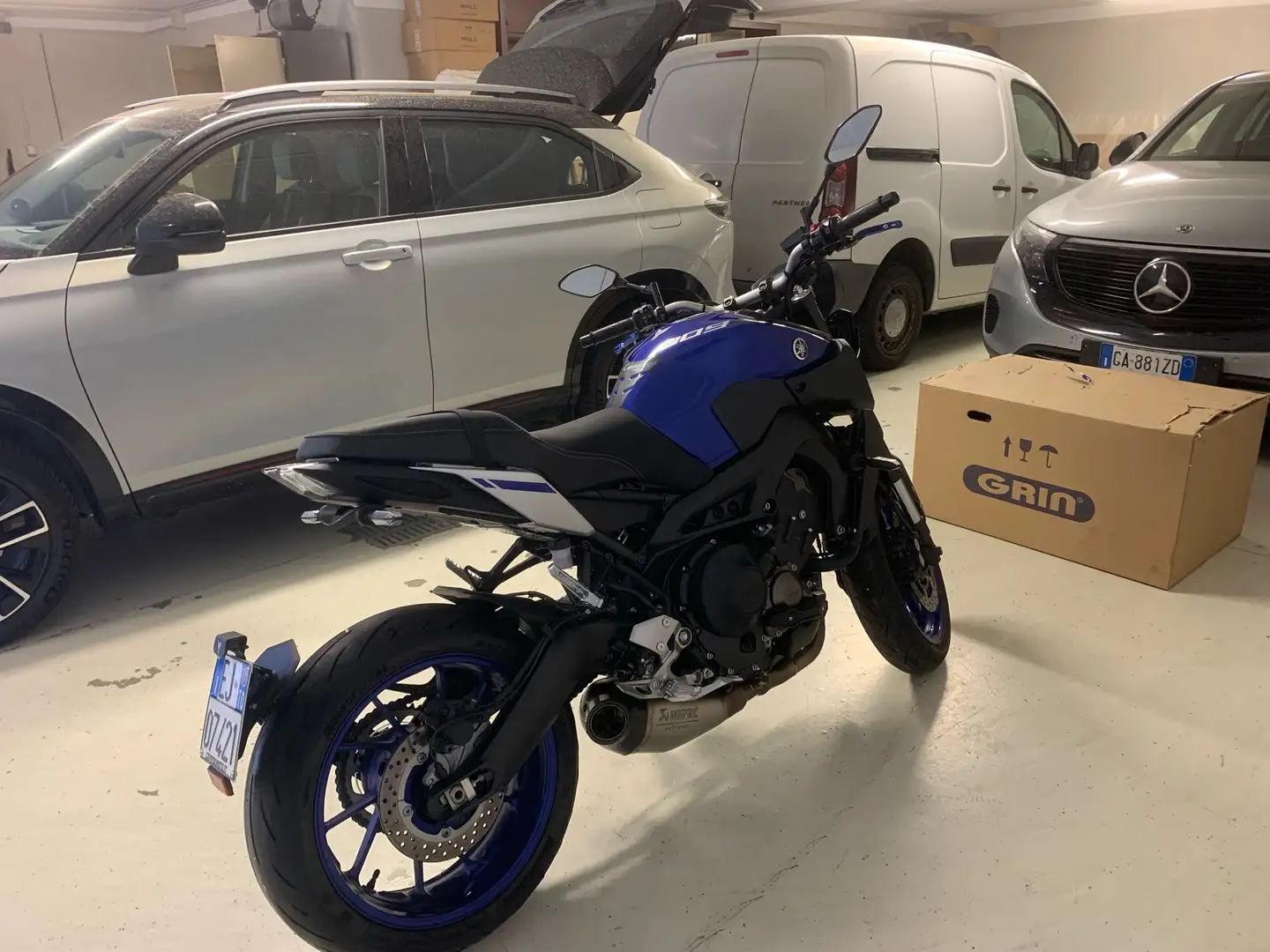 Yamaha MT-09 Naked Bleu - 2