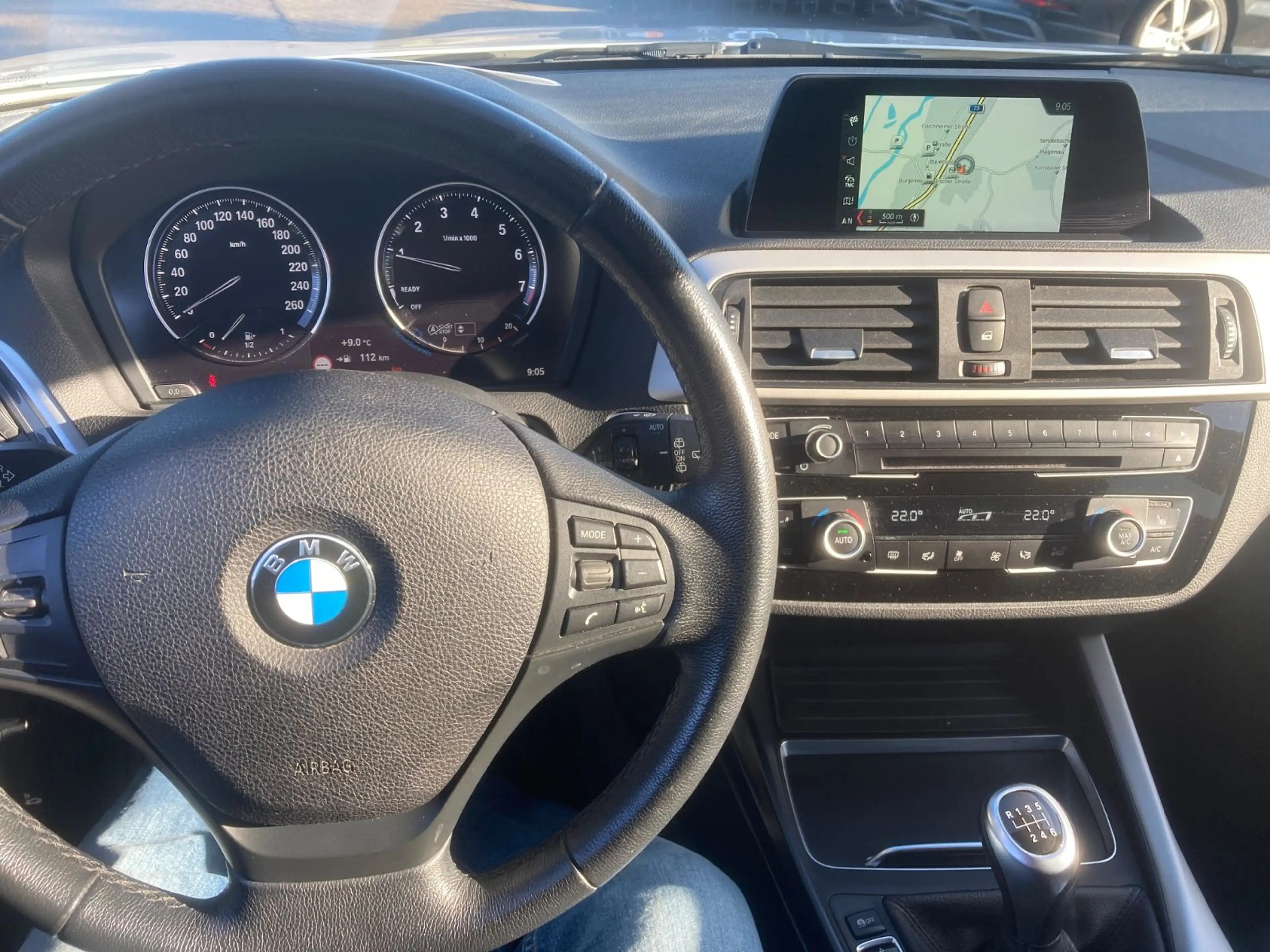 BMW 118 i Advantage *PDC*Navi*LED* — photo 14
