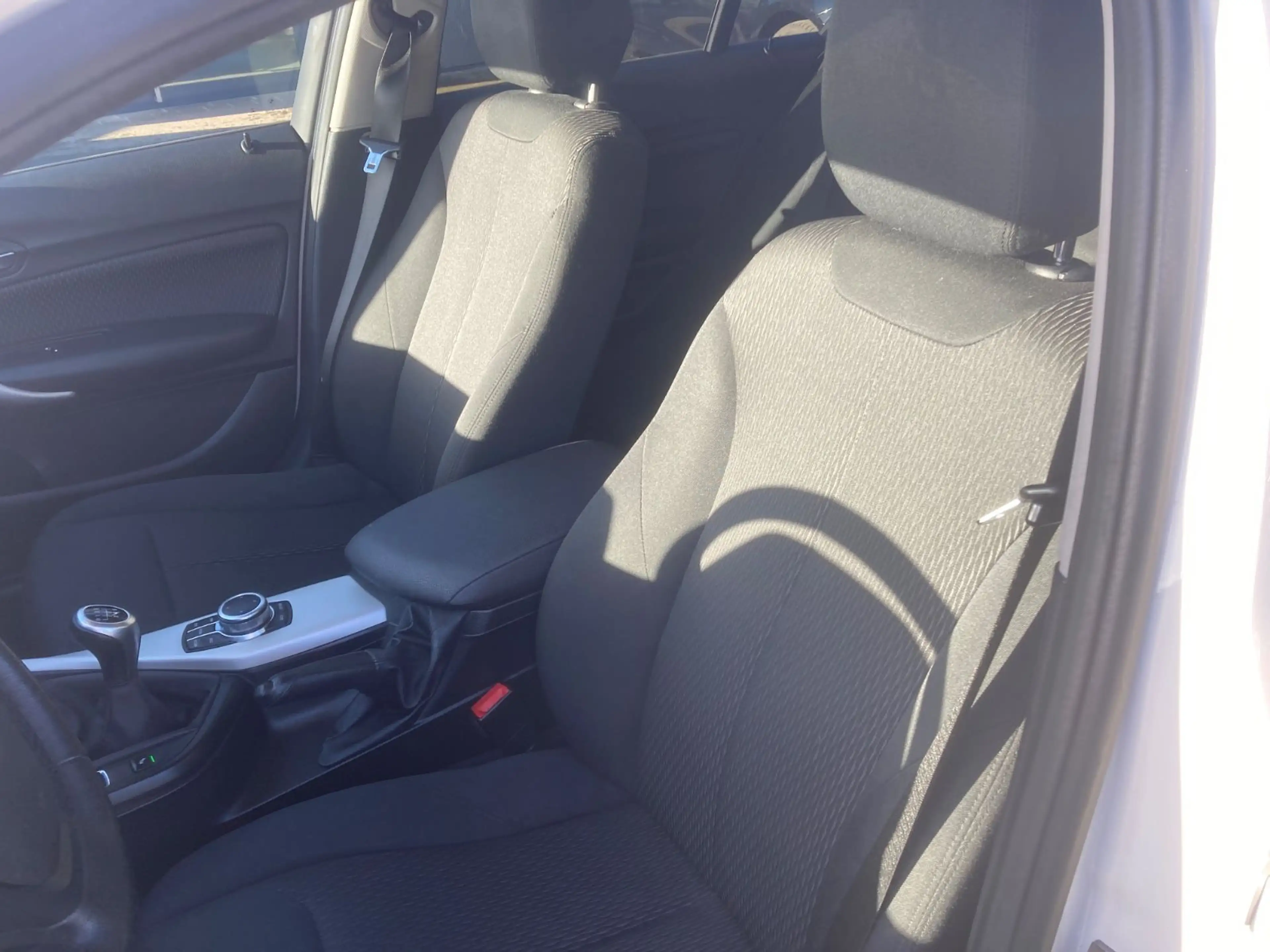 BMW 118 i Advantage *PDC*Navi*LED* — photo 11
