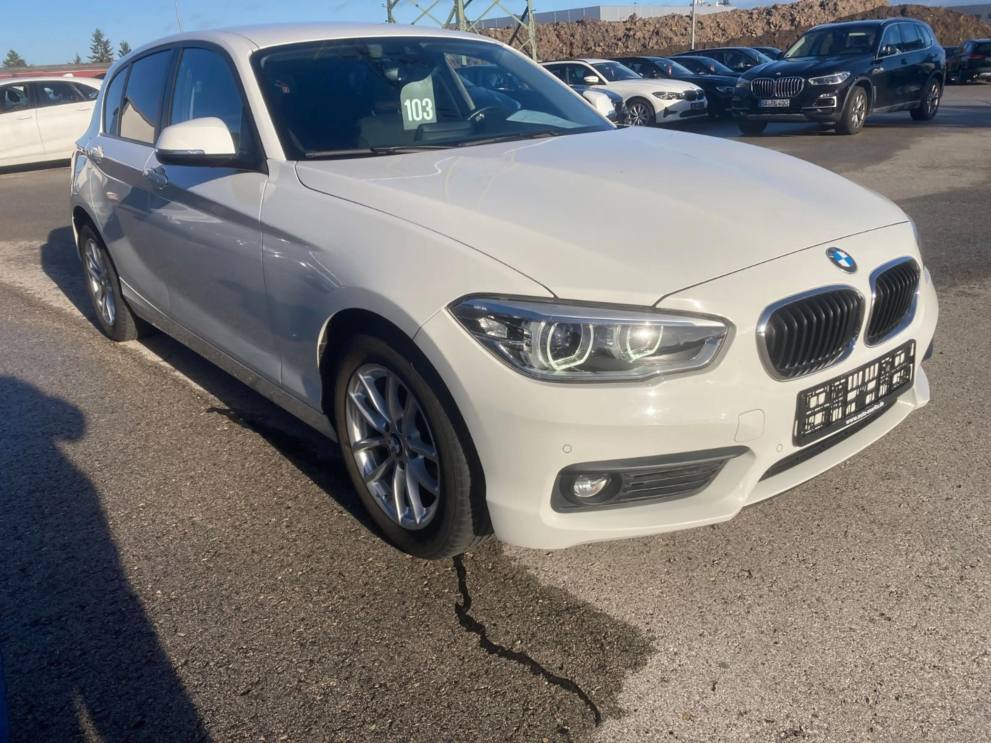 BMW 118 i Advantage *PDC*Navi*LED* — photo 6