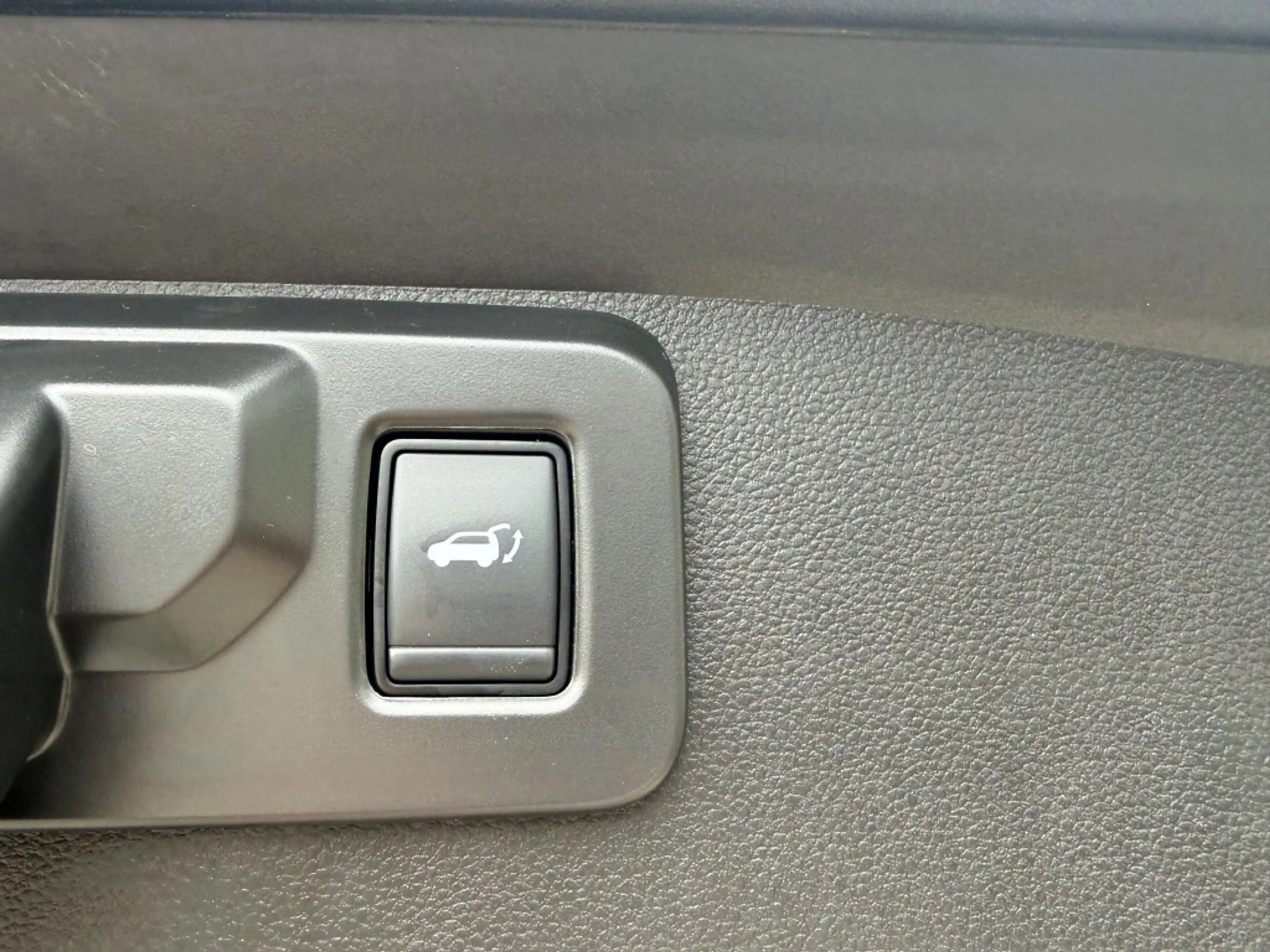 Renault Symbioz 145 E-Tech Full Hybrid Iconic — photo 8