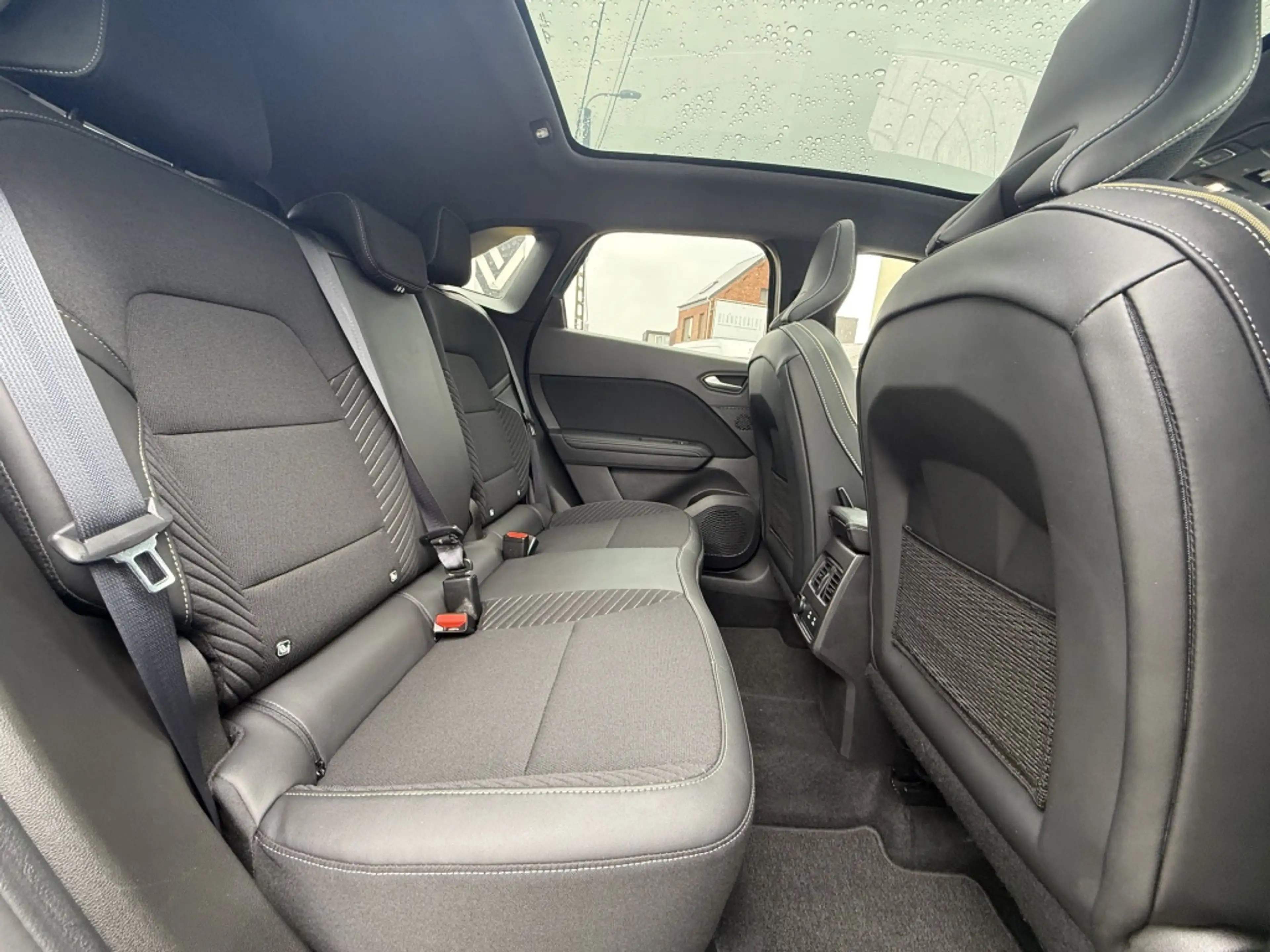 Renault Symbioz 145 E-Tech Full Hybrid Iconic — photo 9