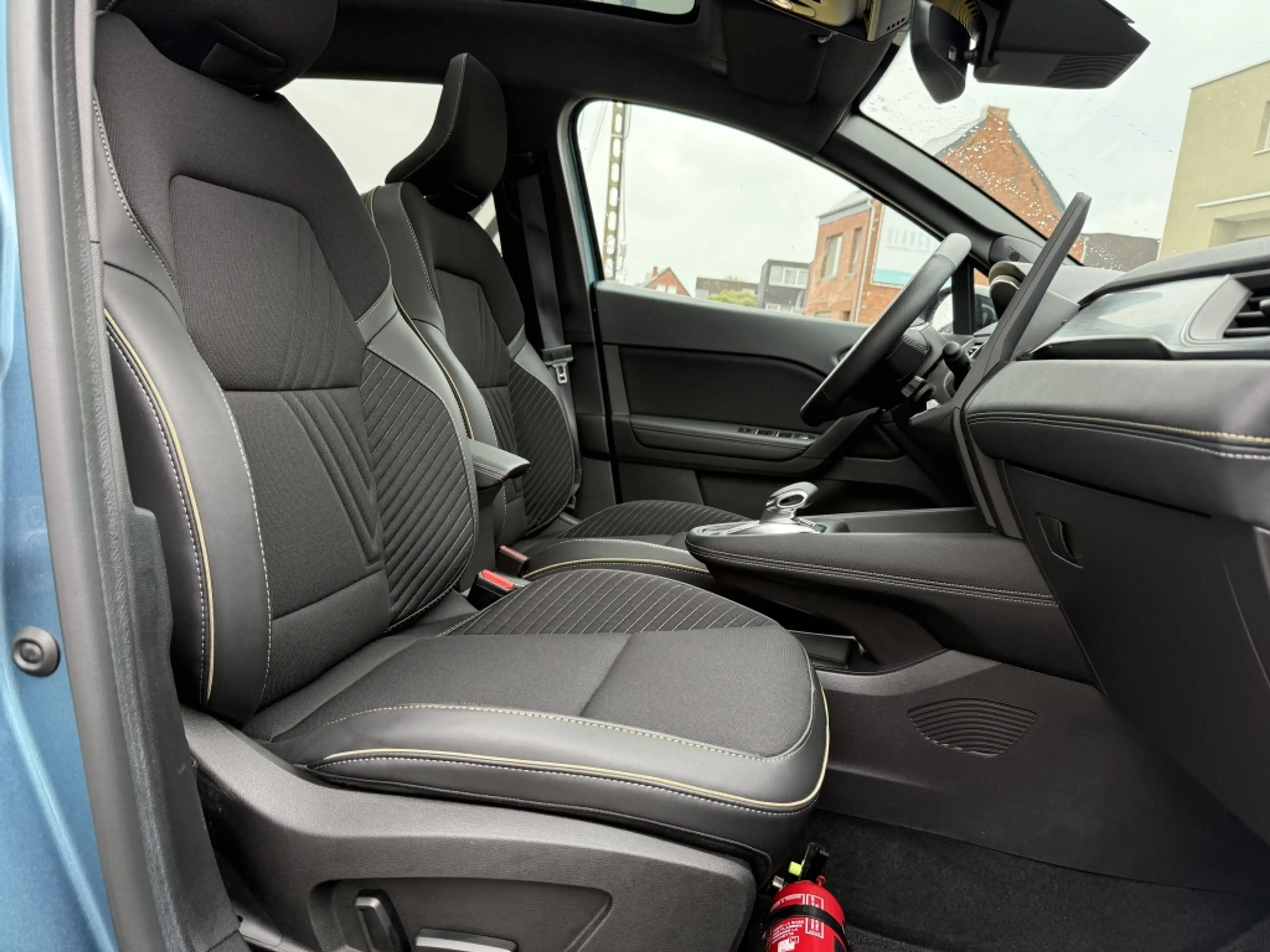 Renault Symbioz 145 E-Tech Full Hybrid Iconic — photo 13