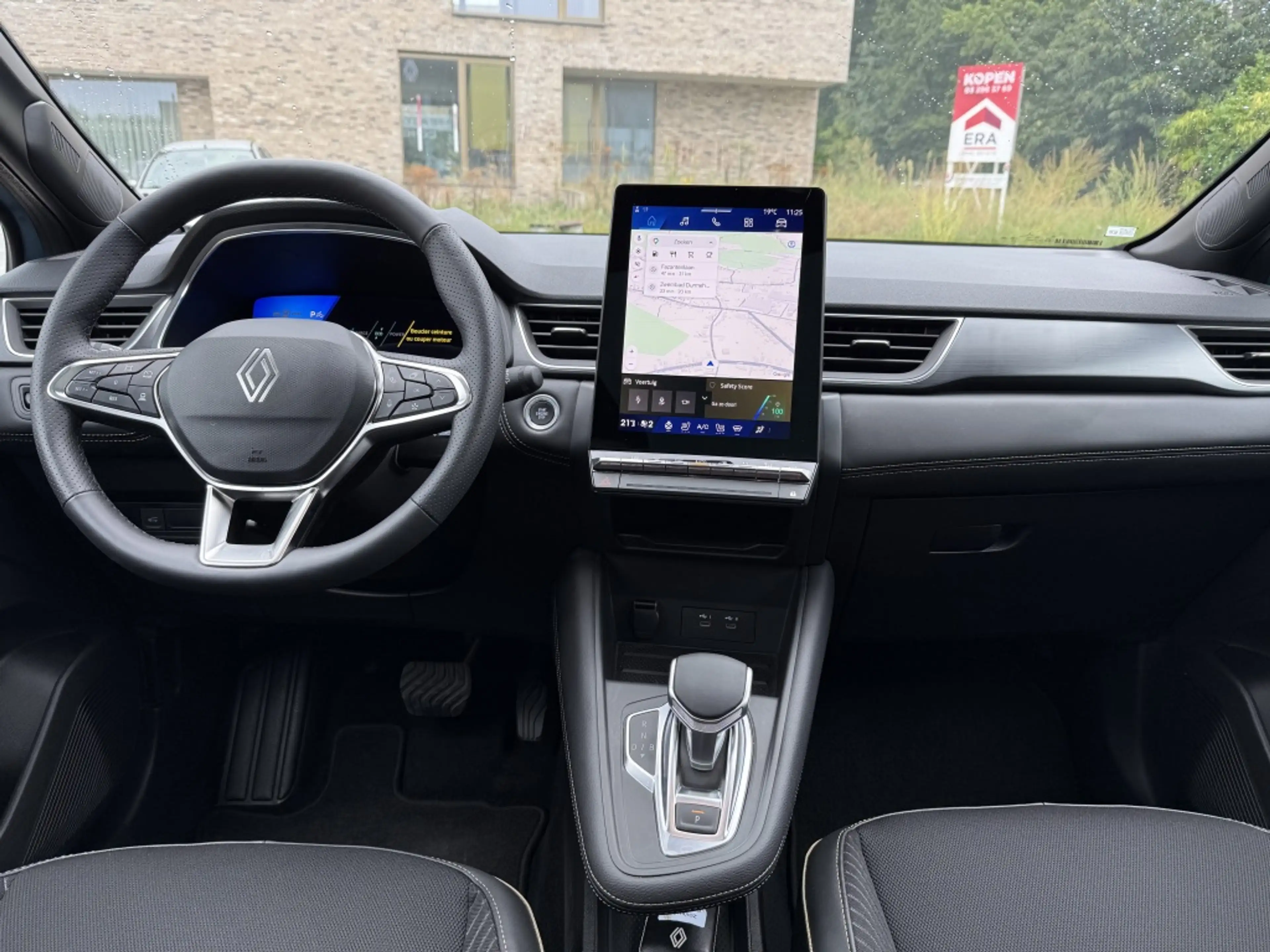 Renault Symbioz 145 E-Tech Full Hybrid Iconic — photo 11