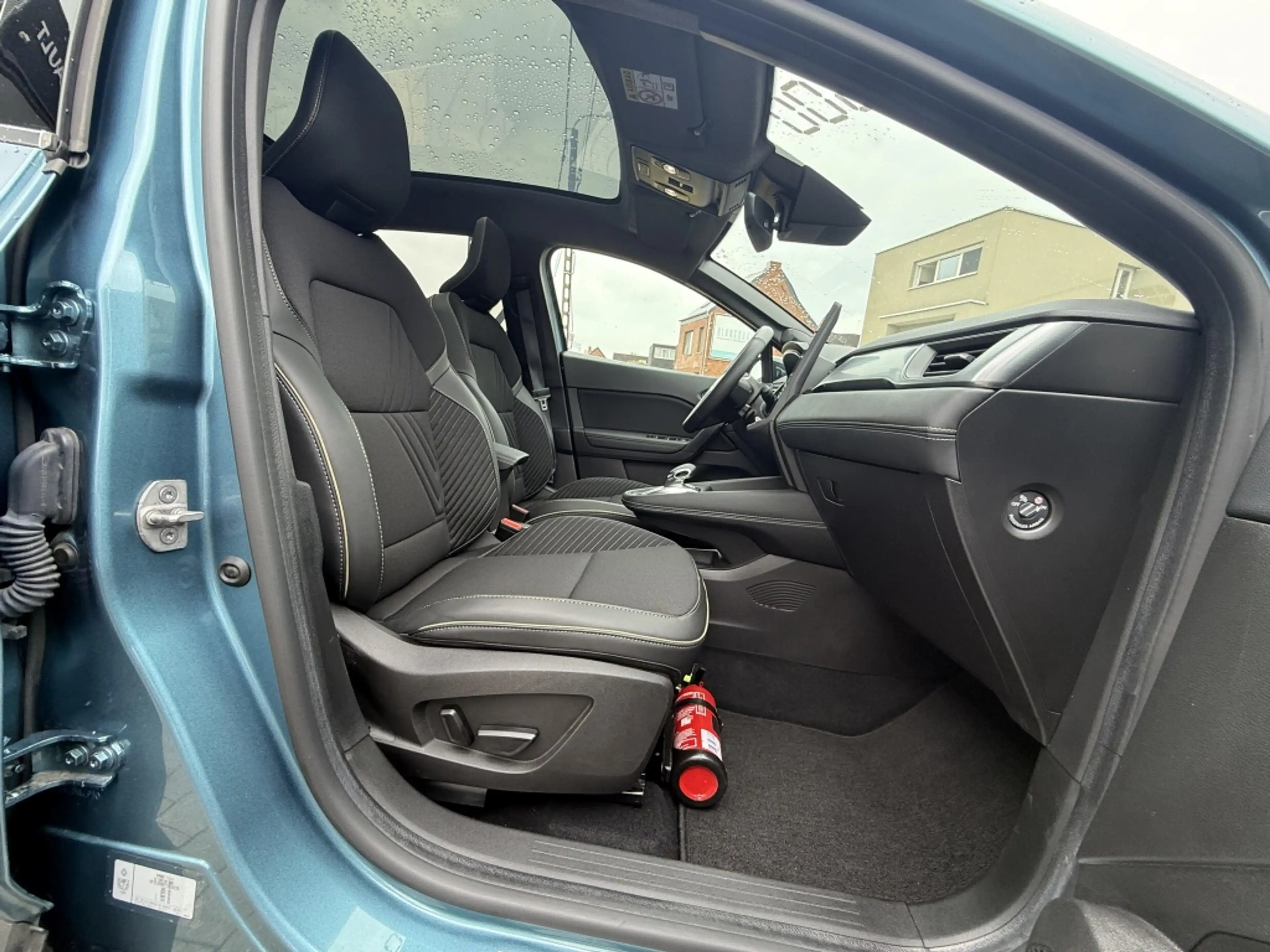 Renault Symbioz 145 E-Tech Full Hybrid Iconic — photo 12