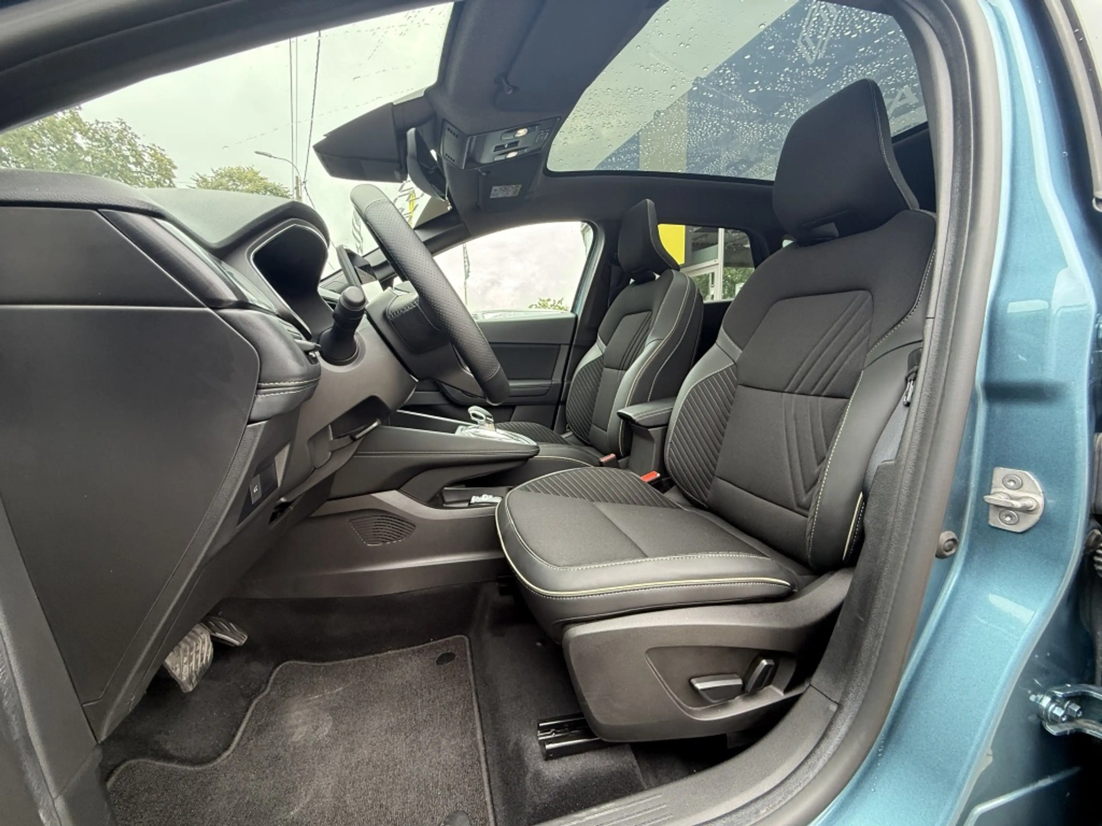Renault Symbioz 145 E-Tech Full Hybrid Iconic — photo 14