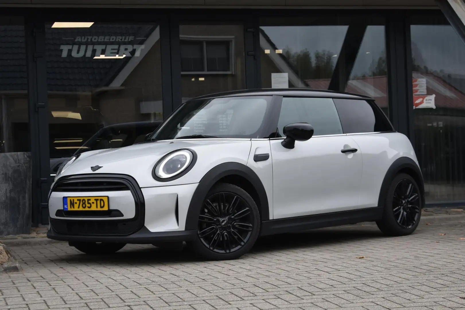 MINI Cooper Mini 1.5 APPLE CARPLAY | STUUR / STOELVERWARMING | Wit - 1
