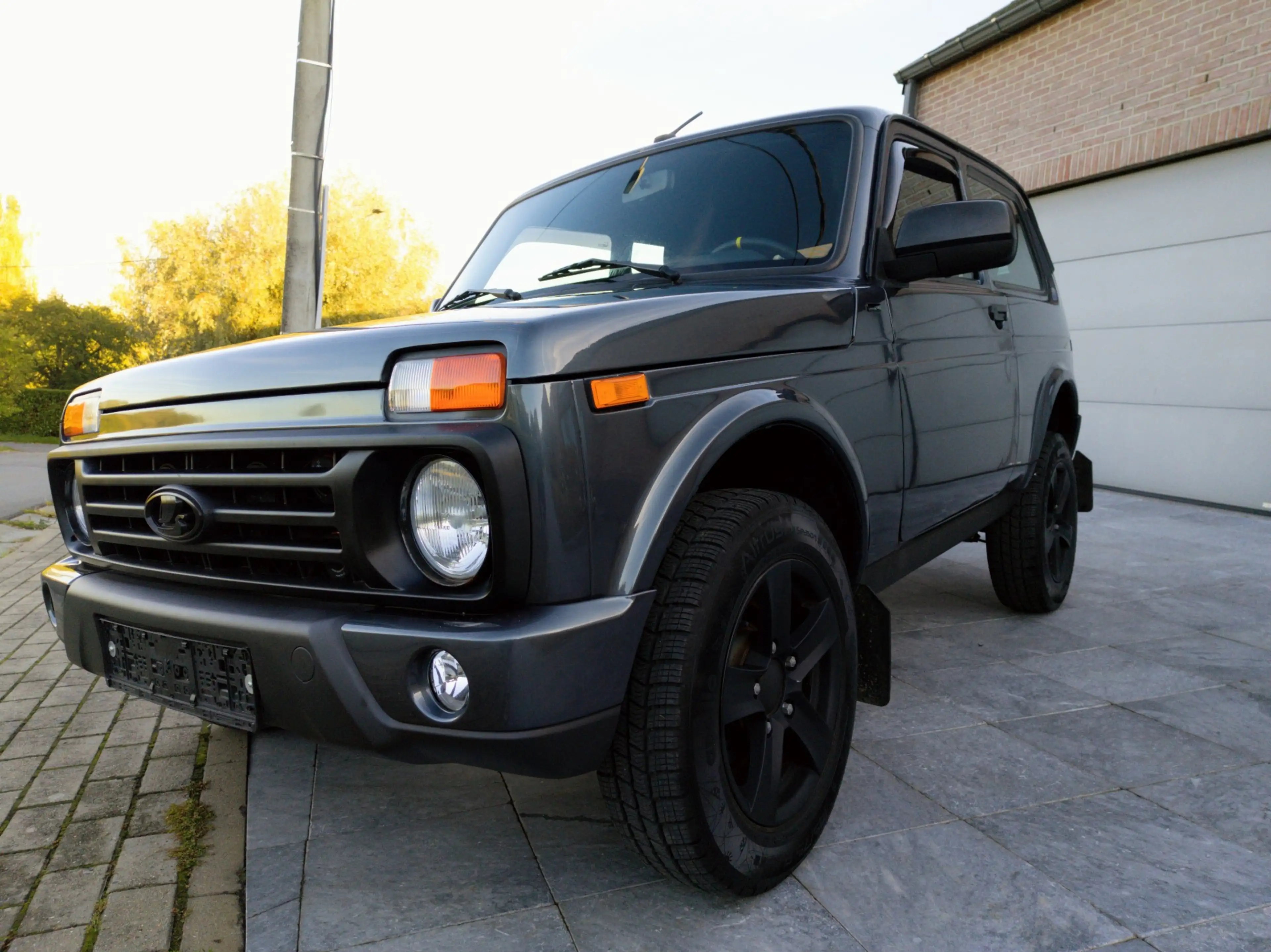 Lada Niva Urban black édition — photo 7