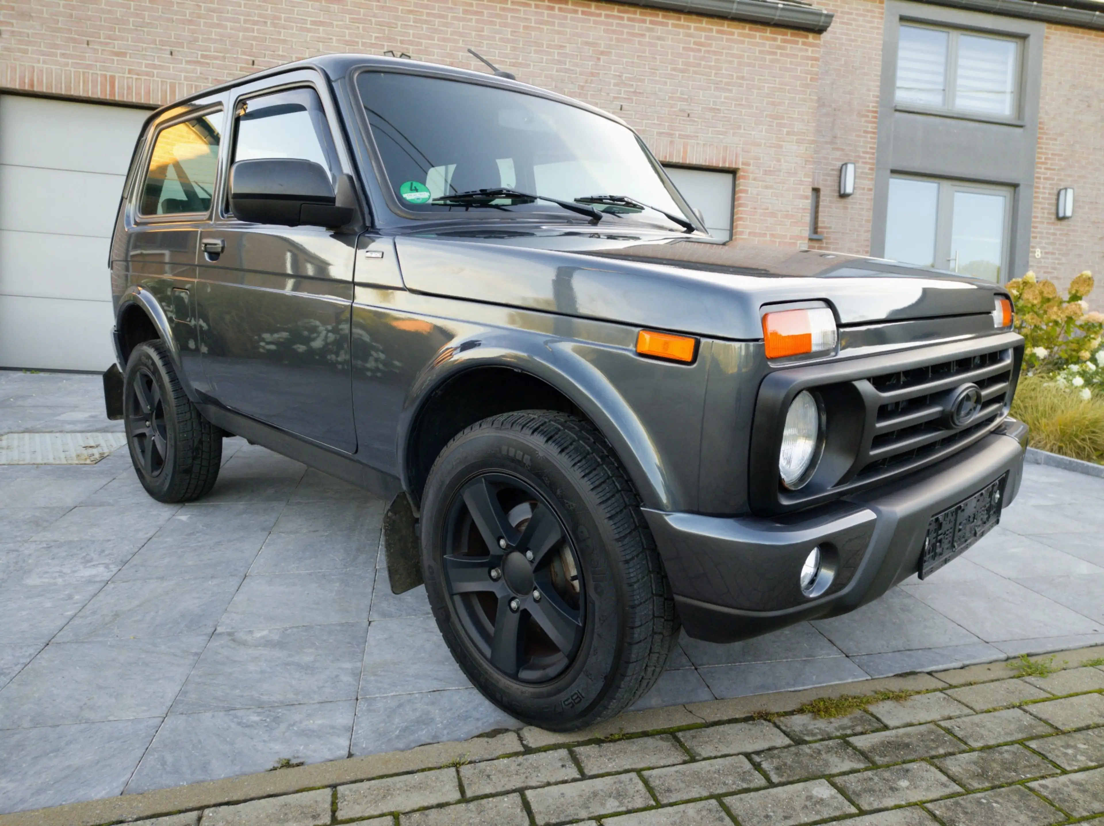 Lada Niva Urban black édition — photo 4