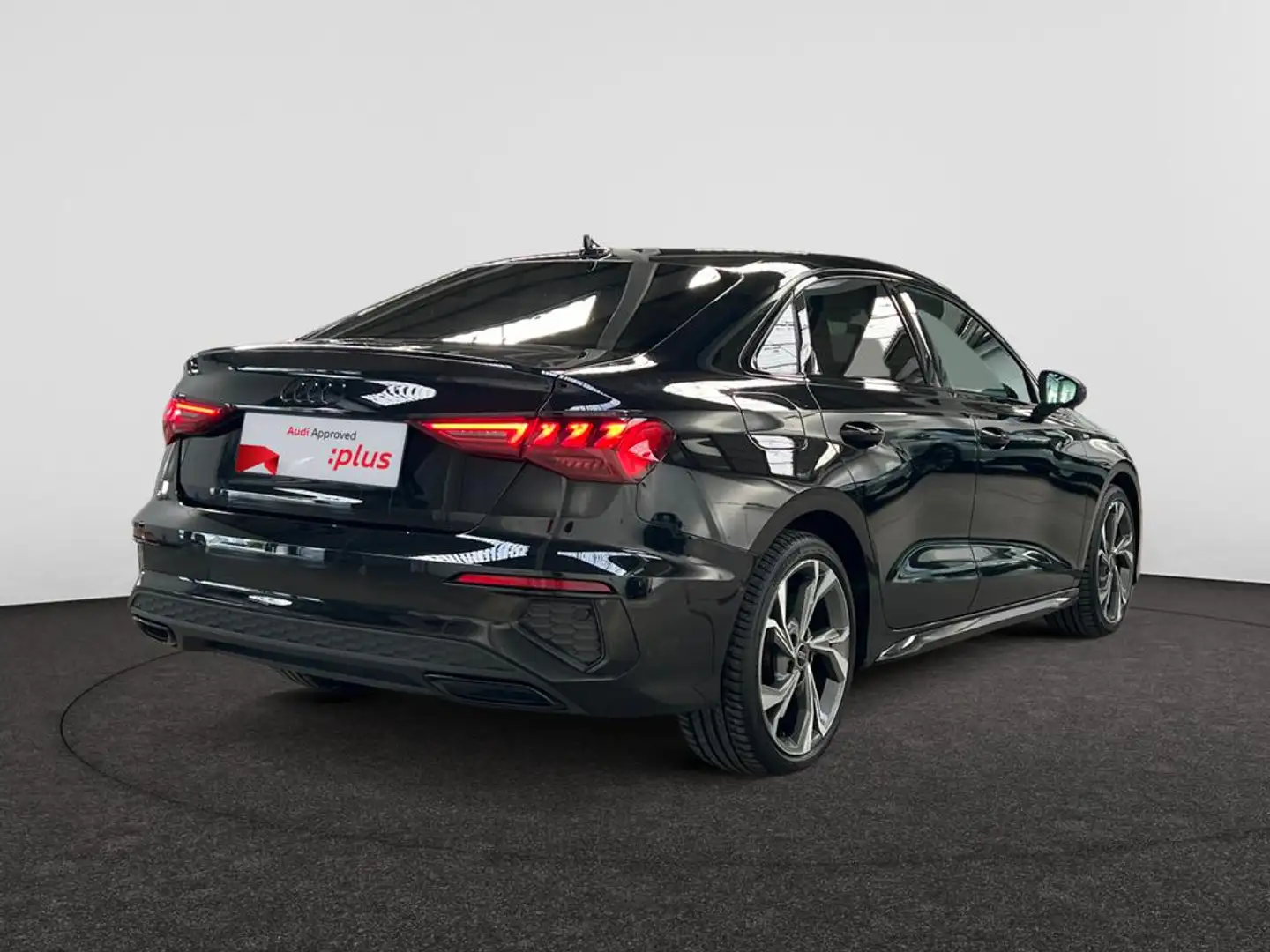 Audi A3 Sedan Audi A3 Berline S line 30 TFSI 81(110) kW(ch) S tronic Zwart - 2
