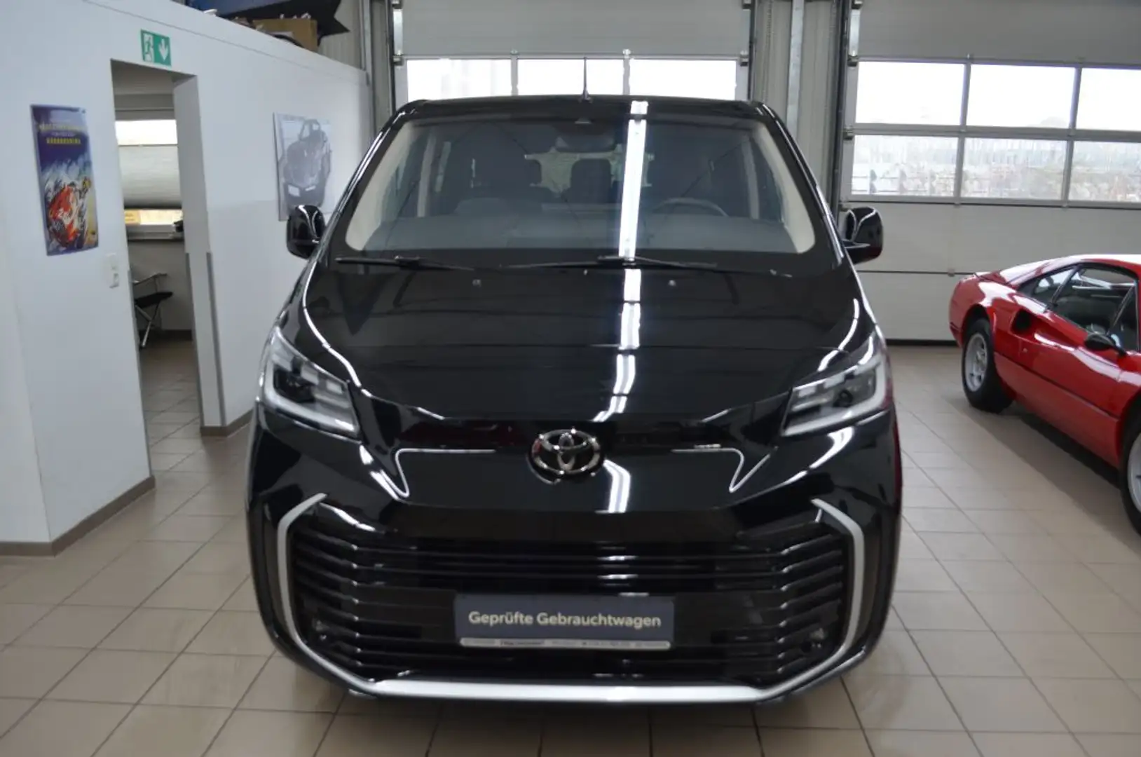 Toyota Proace 2,0-l-D-4D L2 (8-Si.) Autm. Verso Team D*Allwetter Schwarz - 2