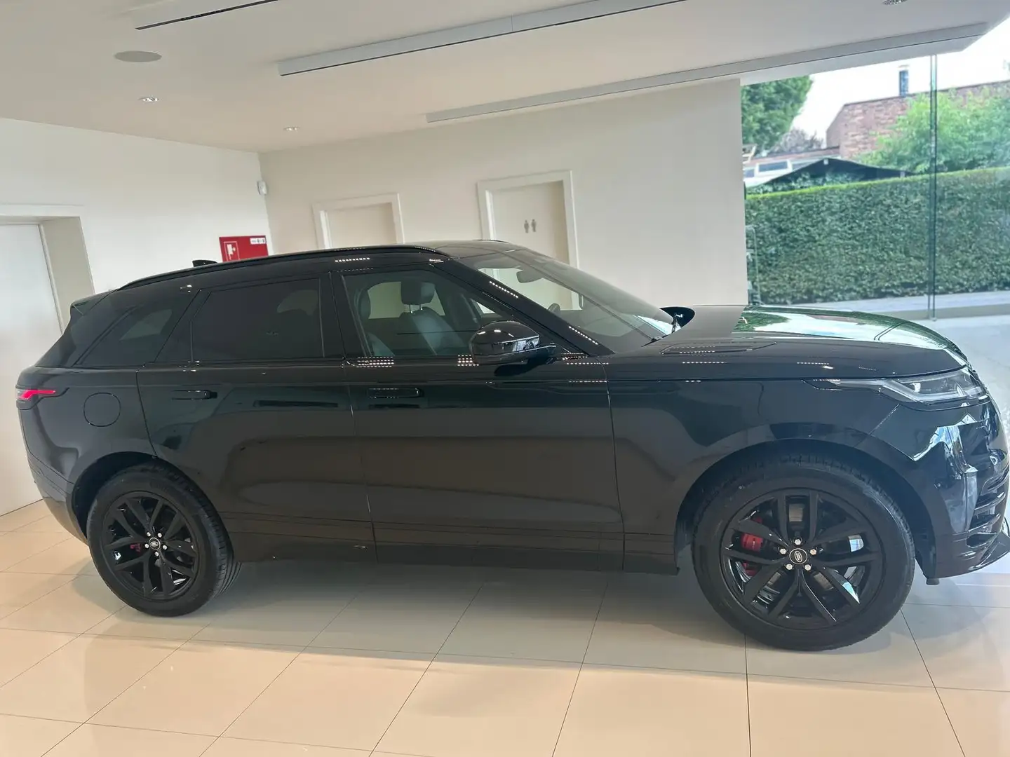 Land Rover Range Rover Velar Dynamic SE P400e Noir - 2
