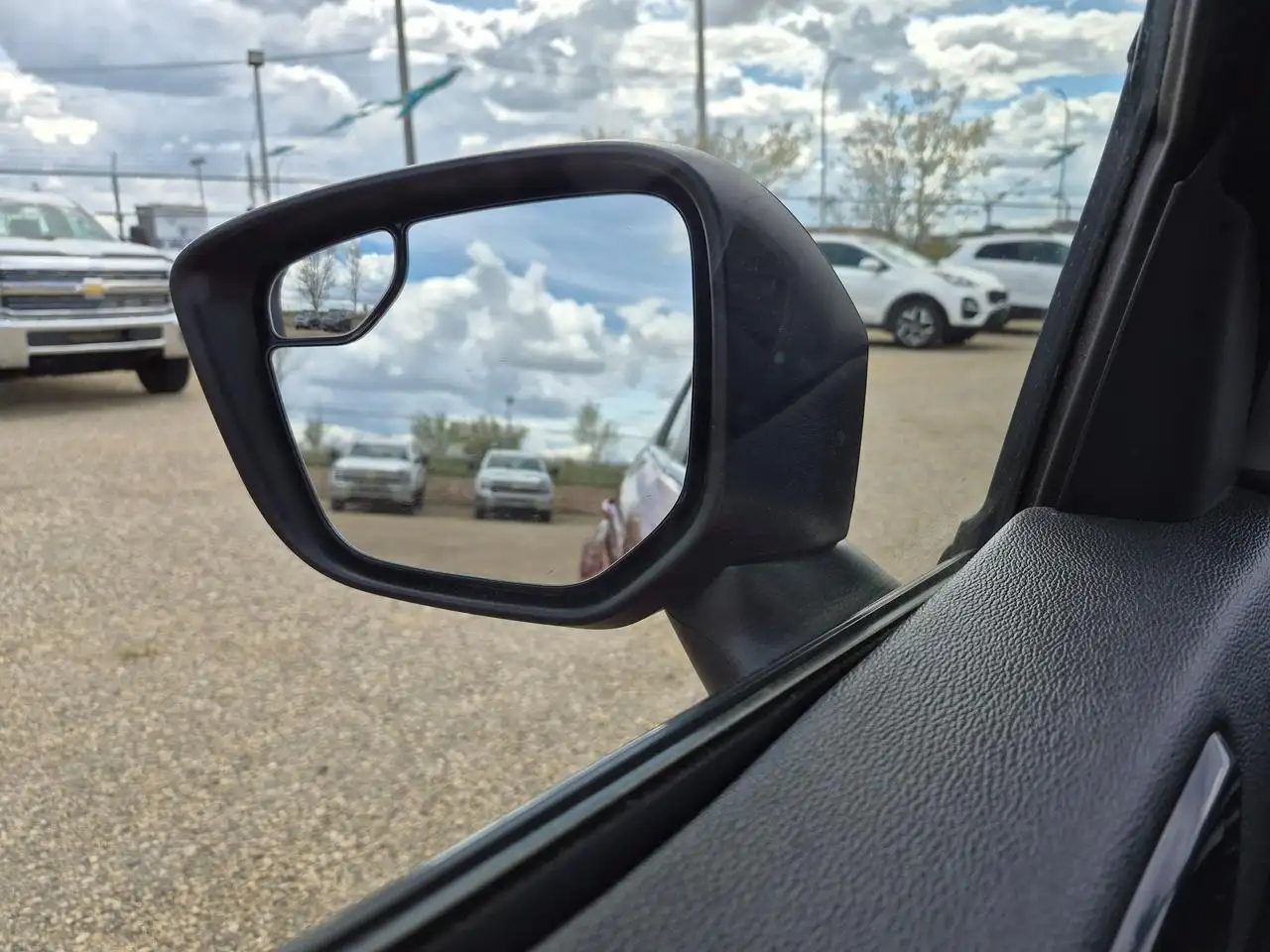 Mitsubishi Eclipse Cross снимка Mitsubishi Eclipse Cross