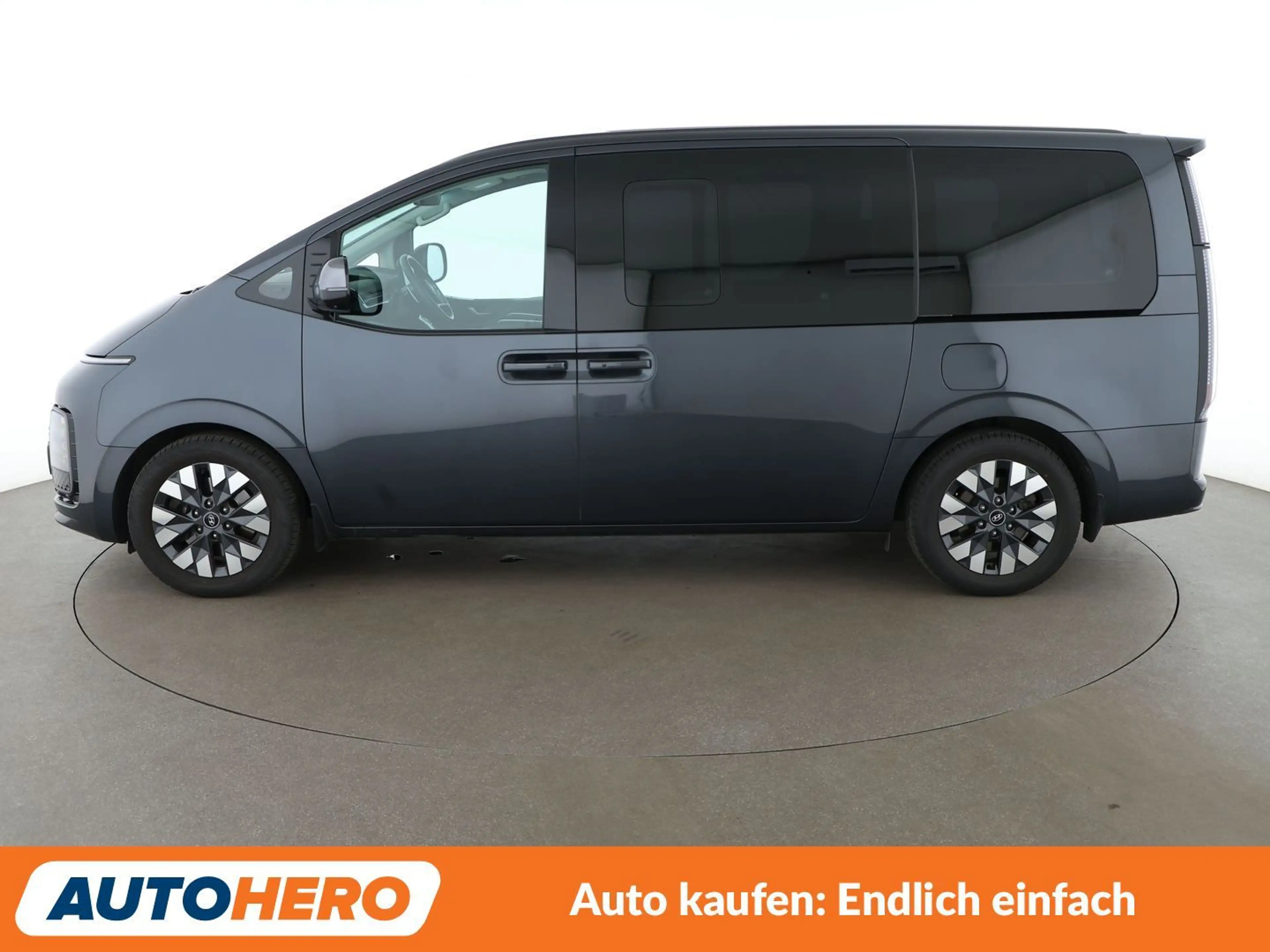 Hyundai STARIA 2.2 CRDi Signature 4WD Aut.*NAVI*LED*ACC*SPUR* — photo 3