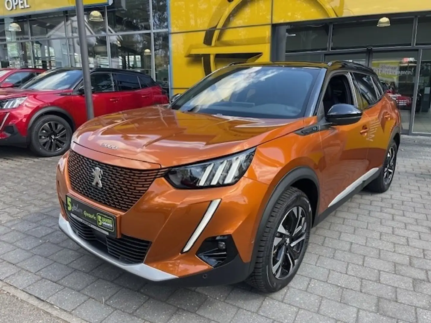Peugeot 2008 (e-) GT Elektromotor (e-)GT Pack ACC FLA Arancione - 2