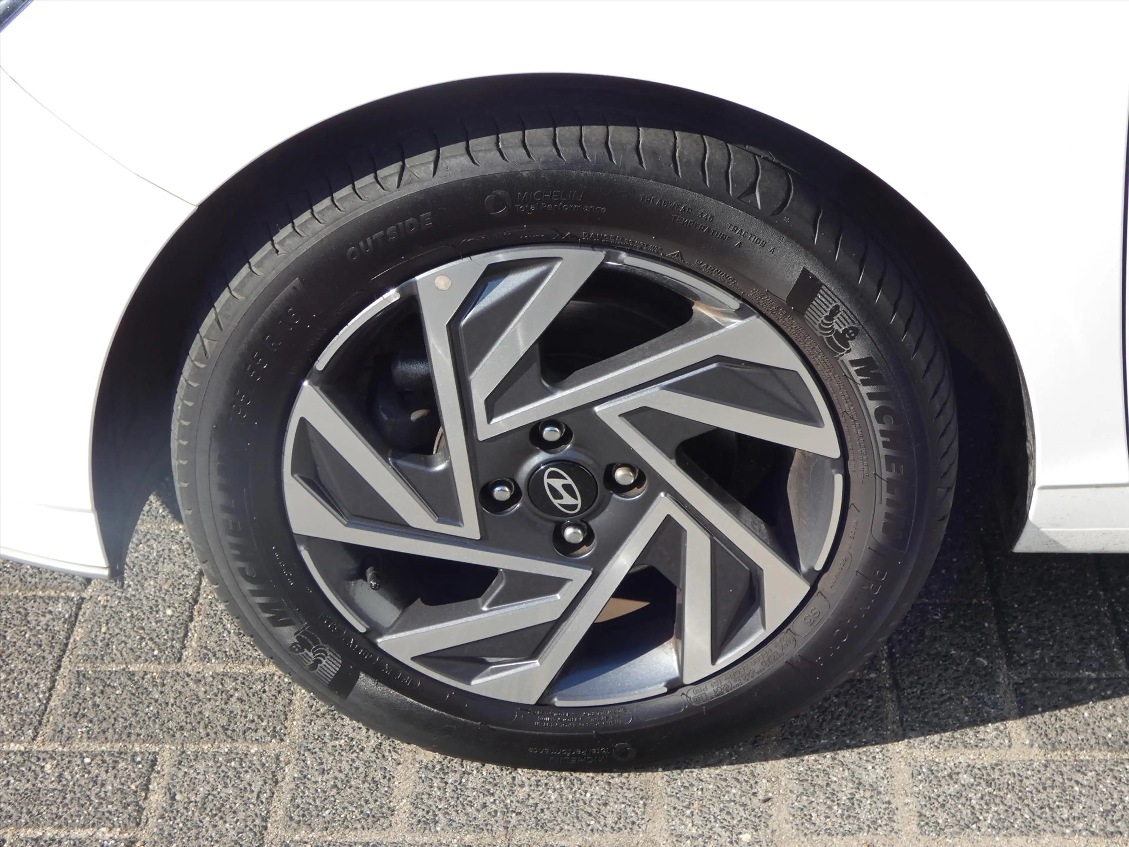 Hyundai i20 1.0 T-GDI 48V MHEV 100pk Comfort — photo 24