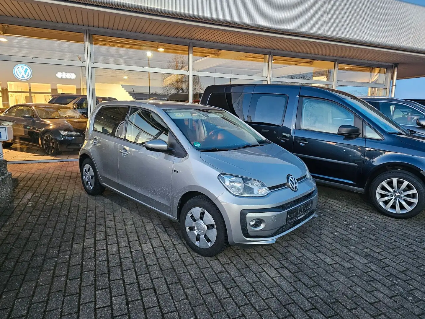 Volkswagen up! join up! PDC+SHZ+Klima+Tempomat+1.Hand Silber - 2
