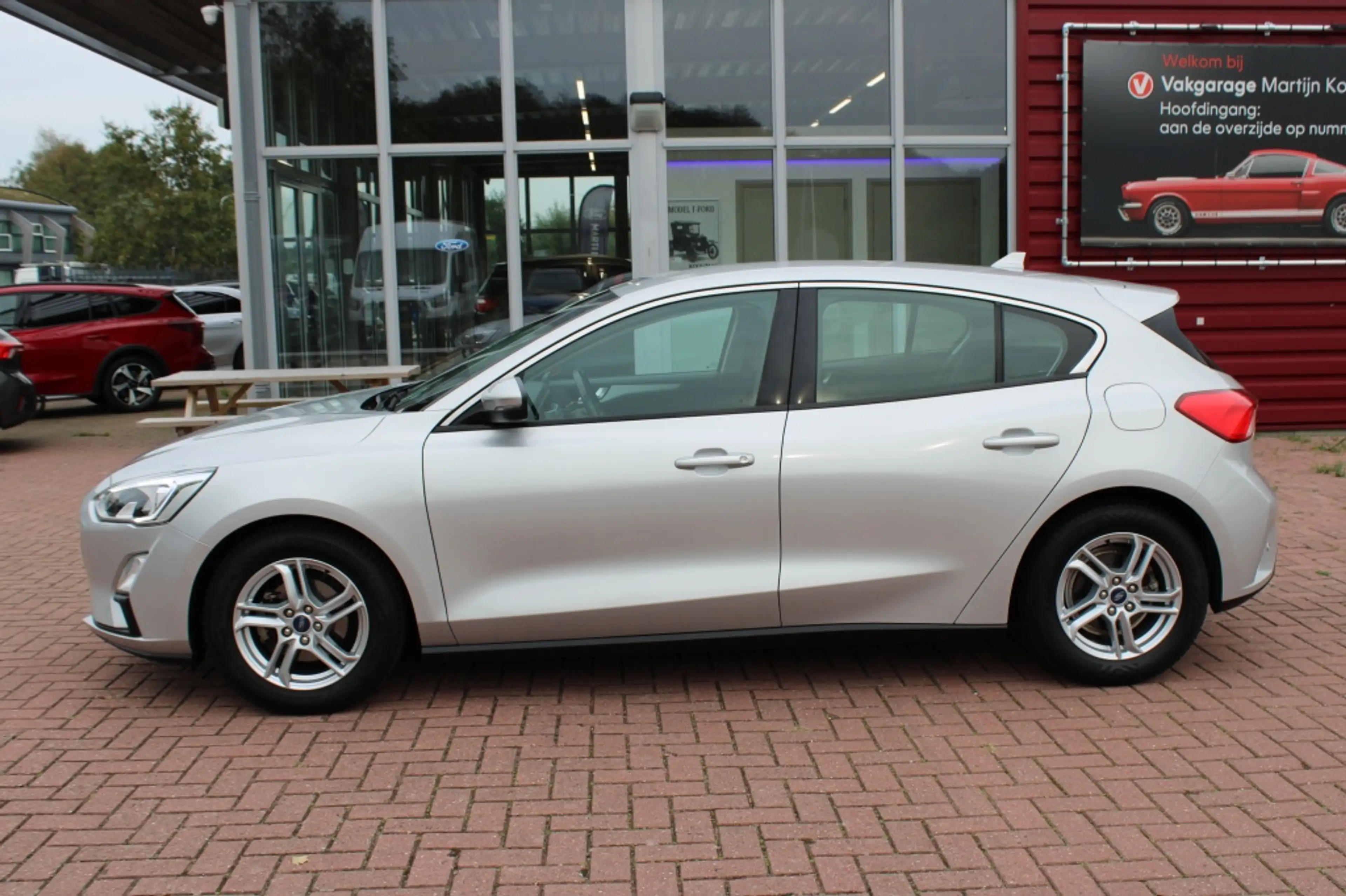 Ford Focus 1.0 EcoBoost 100pk Trend Edition — photo 8