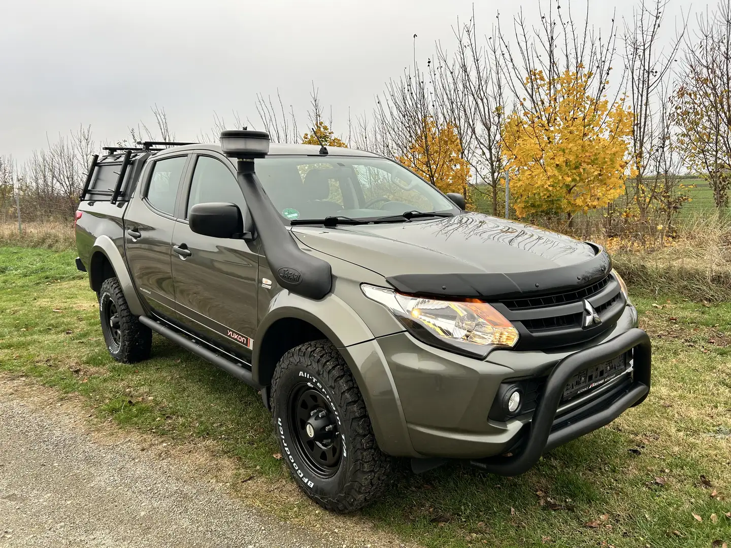 Mitsubishi L200 2,4 DID, Yukon-Edition/ Work Edition Verde - 1
