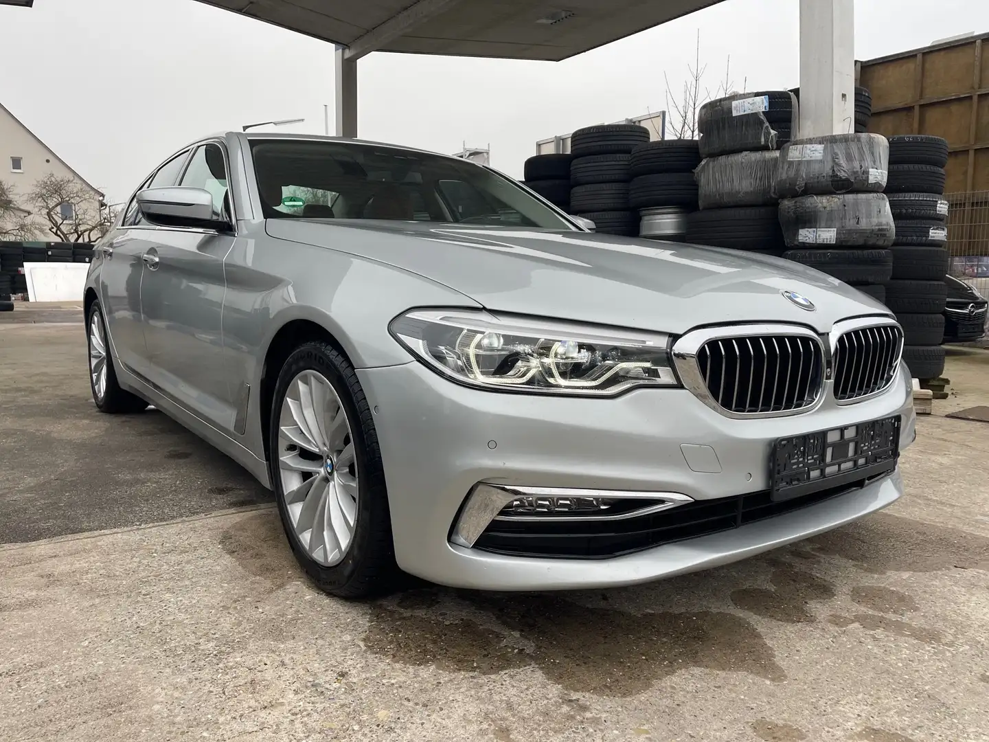 BMW 520 520 d Luxury Line LED 4 KAMERA LEDER NETTO 20900 Argent - 2