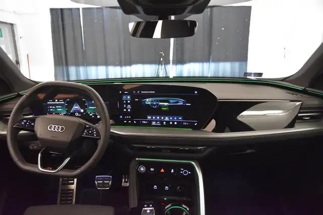 Audi Q5 view 7