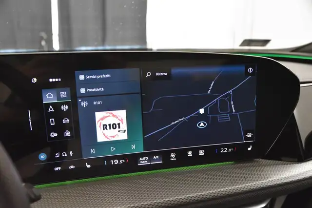 Audi Q5 view 10