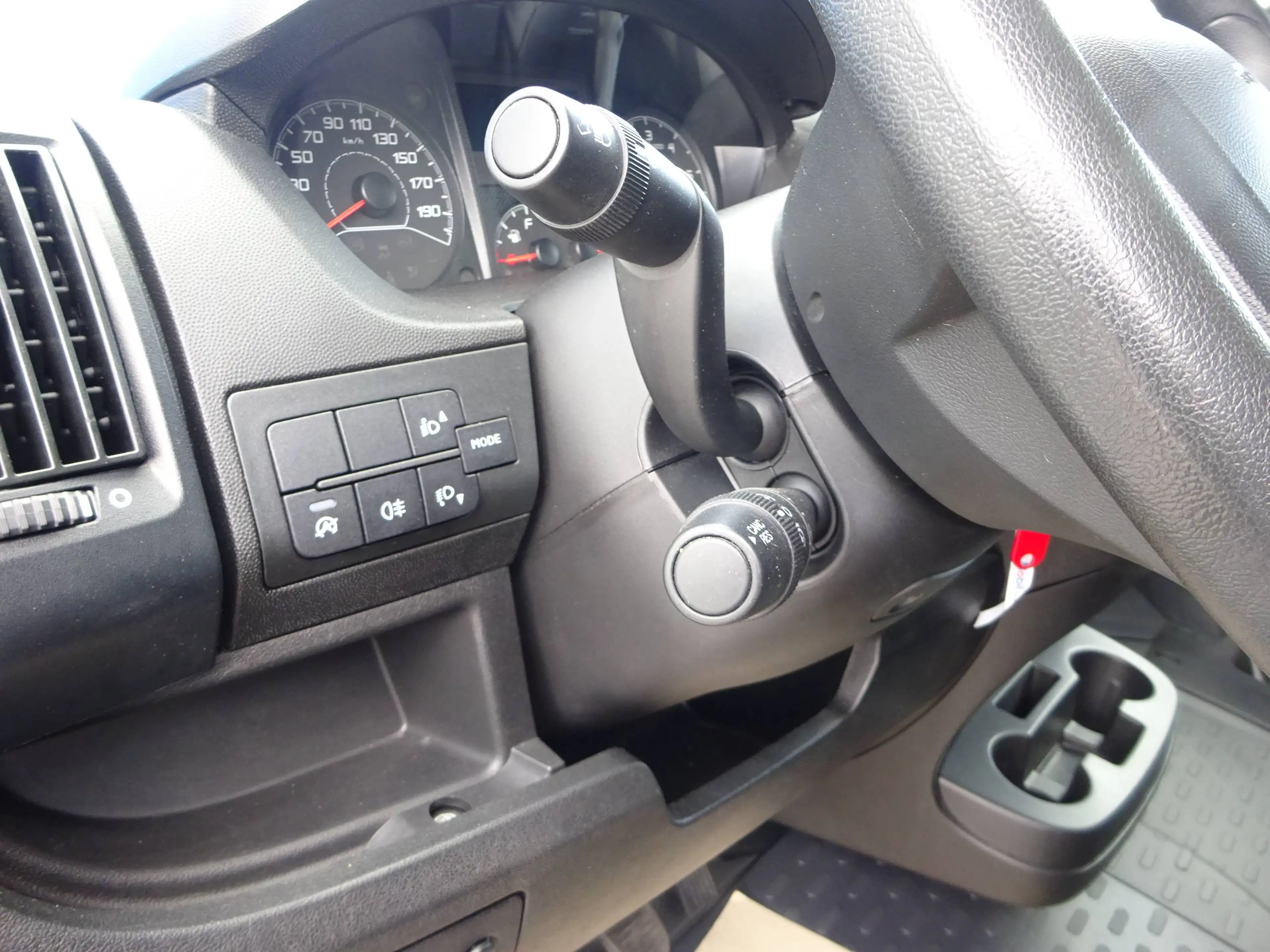 Peugeot Boxer 330 L2H1 Pro BlueHDi 120 Stop Klima 1HD TÜV KD NEU — photo 18