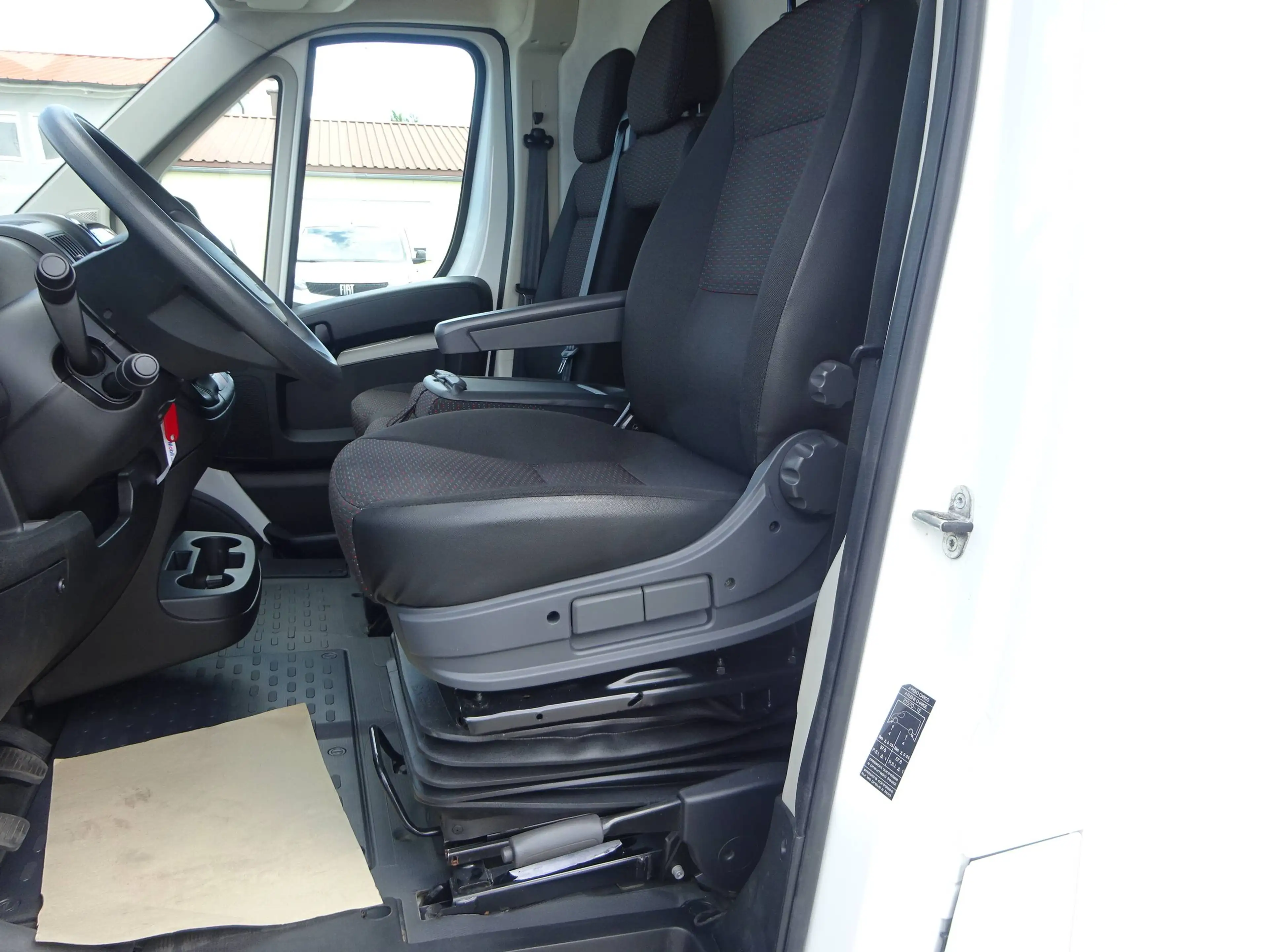 Peugeot Boxer 330 L2H1 Pro BlueHDi 120 Stop Klima 1HD TÜV KD NEU — photo 16