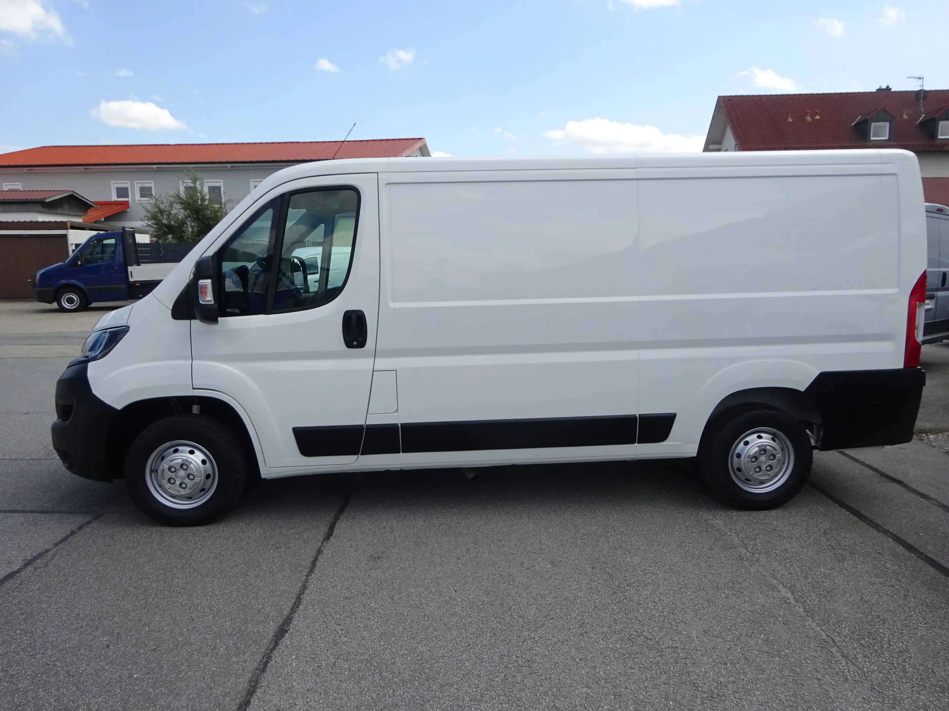 Peugeot Boxer 330 L2H1 Pro BlueHDi 120 Stop Klima 1HD TÜV KD NEU — photo 2