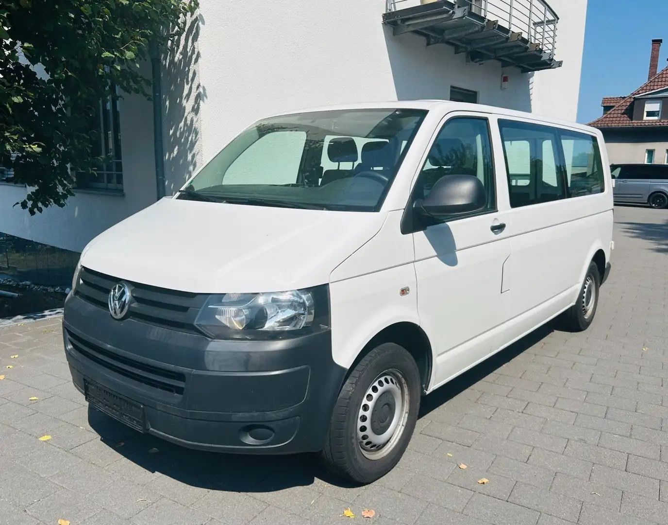 Volkswagen T5 Transporter Kasten-Kombi Kombi lang White - 1