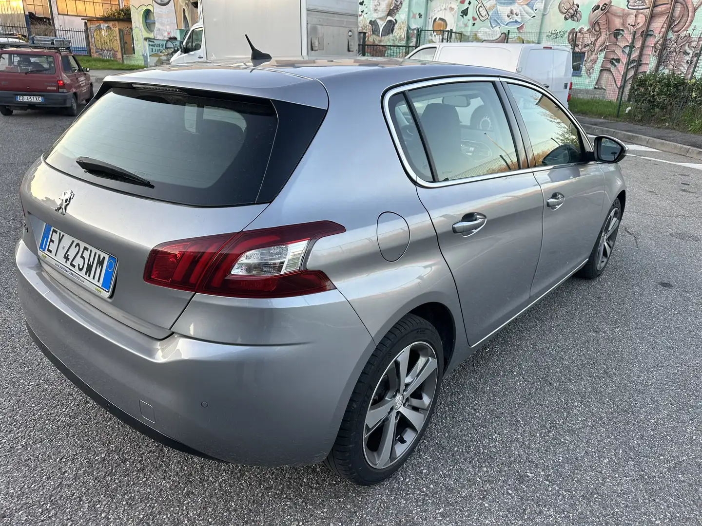 Peugeot 308 1.2 puretech Turbo, Allure, 130cv, EURO 6B, 5Porte Gris - 2