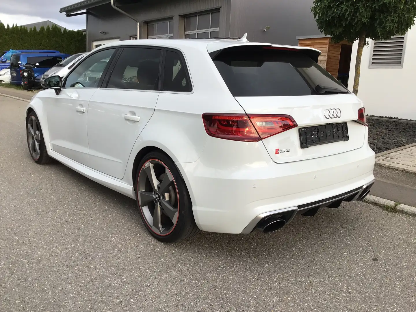 Audi RS3 2.5 TFSI quattro Magnetic Klappe MMI Navi LED Weiß - 2