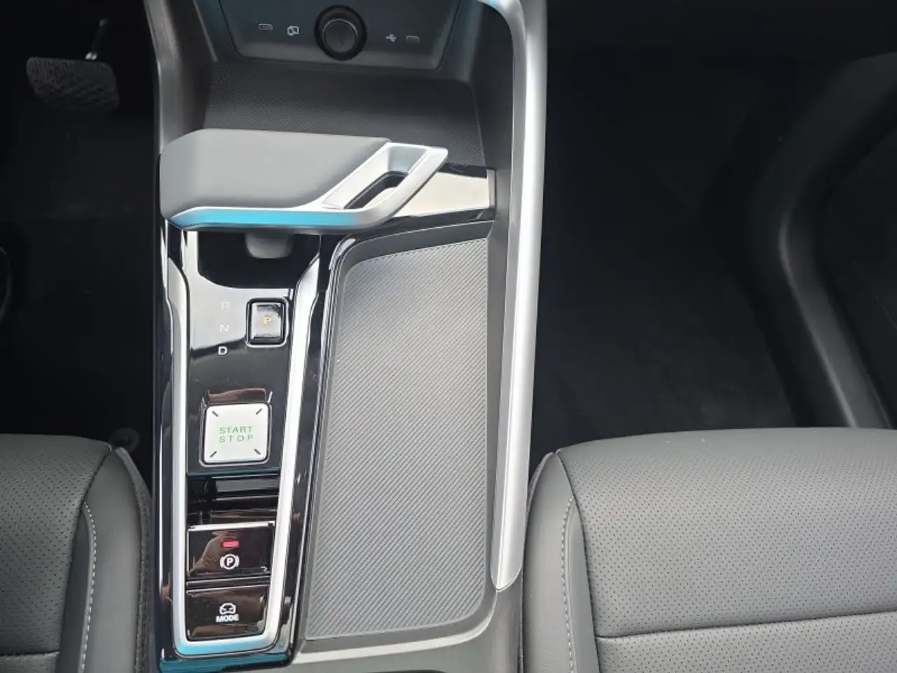 MG ZS Luxury 1,5 Hybrid+ 197PS Pano/18*Alu/LED/Navi/Lede, миниатюра 23
