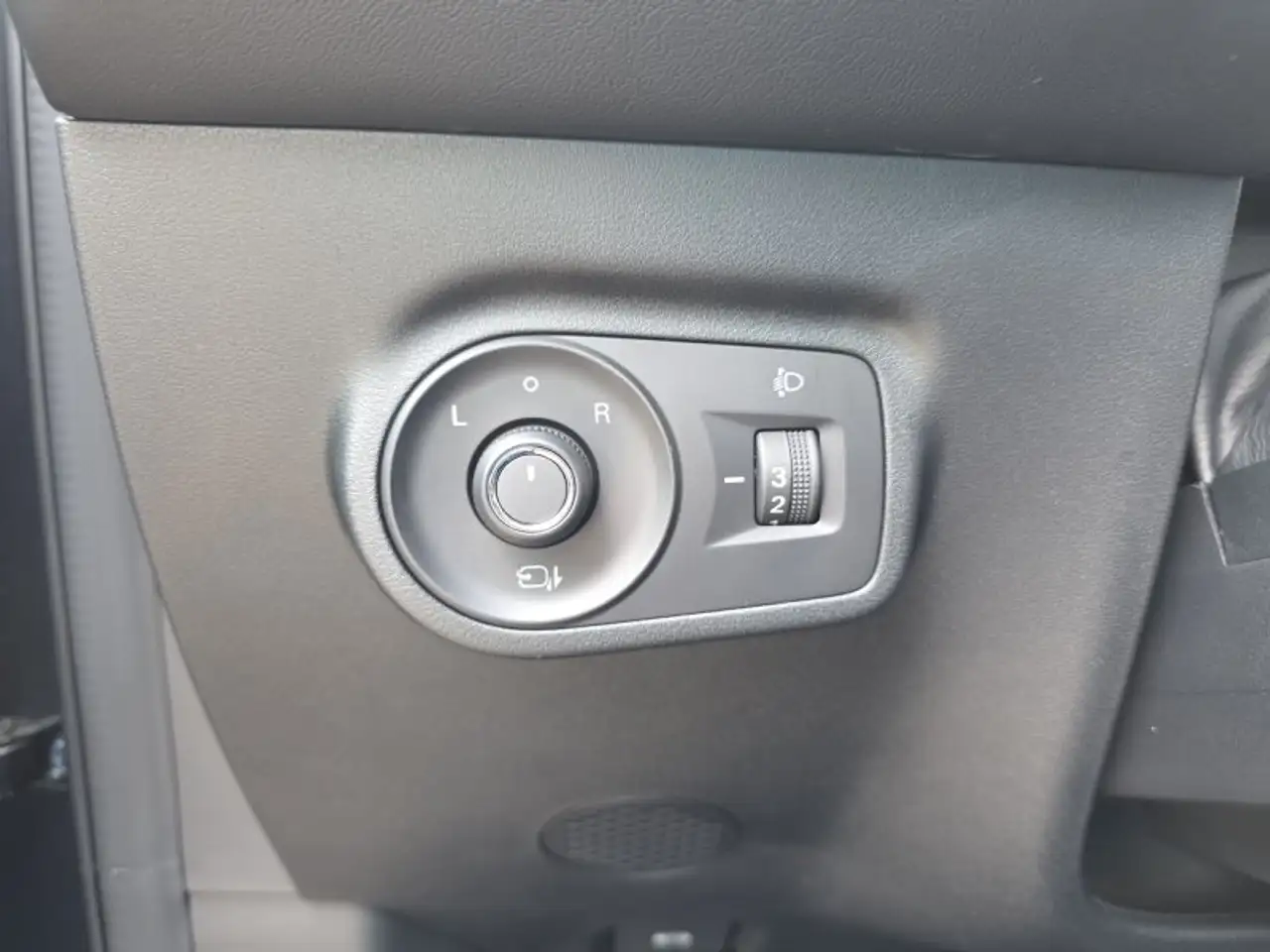 MG ZS Luxury 1,5 Hybrid+ 197PS Pano/18*Alu/LED/Navi/Lede, миниатюра 20