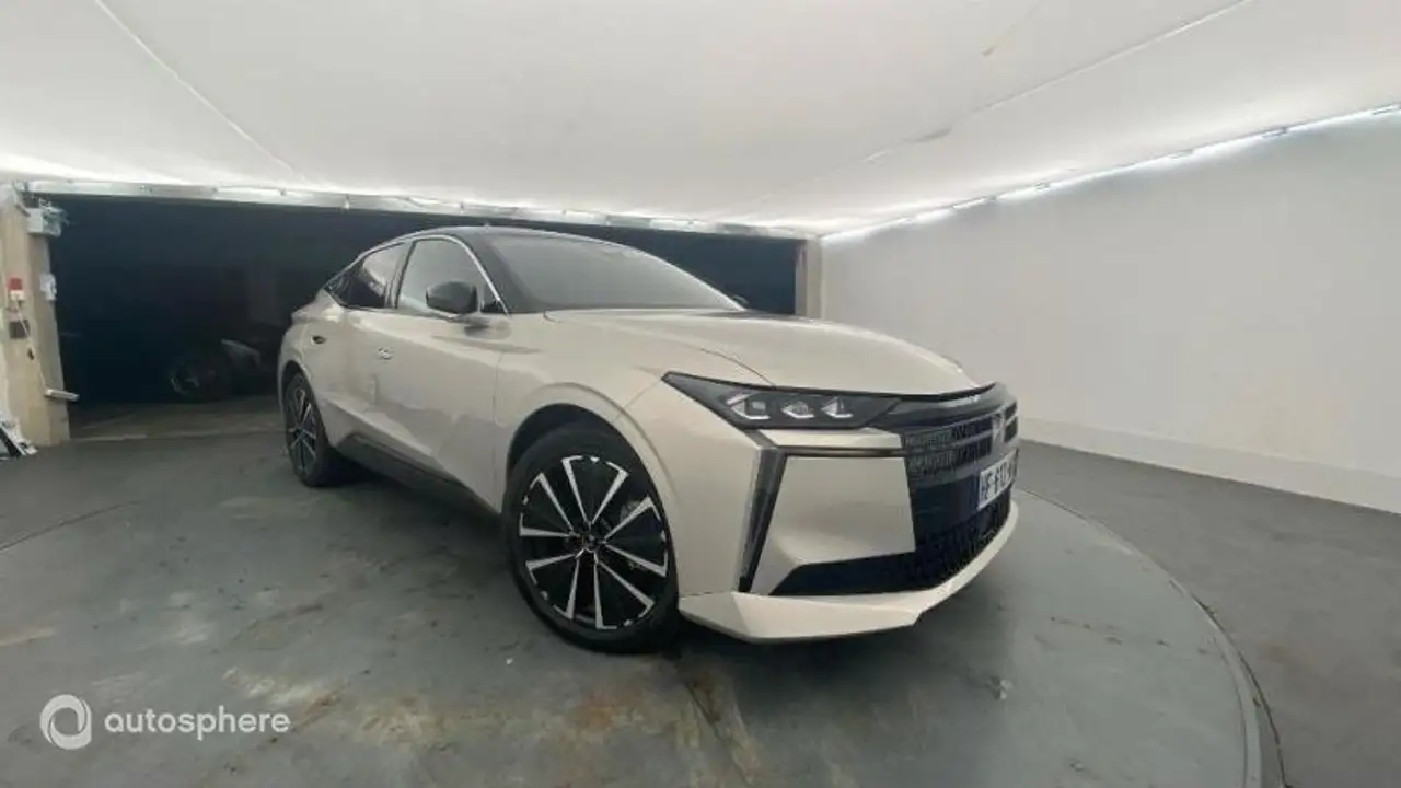 DS Automobiles N°4 2025