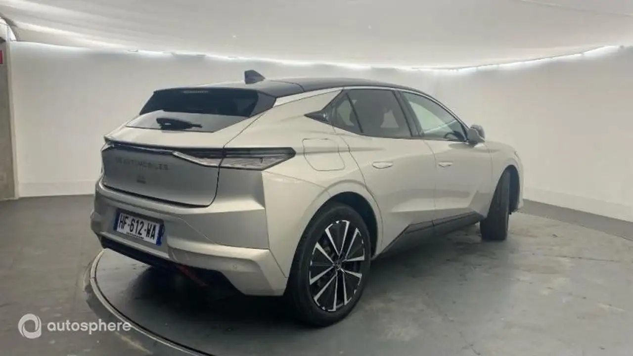 DS Automobiles N°4 2025