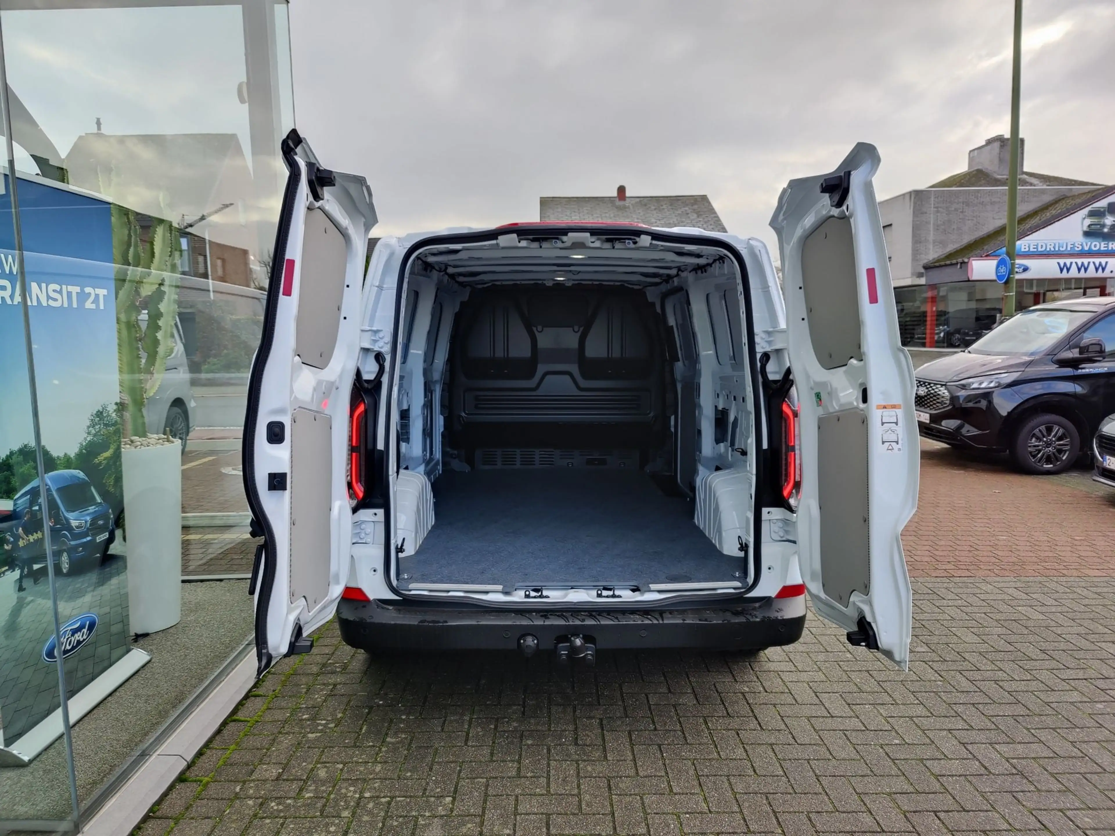 Ford E-Transit Transit E-custom - DEMO — photo 6