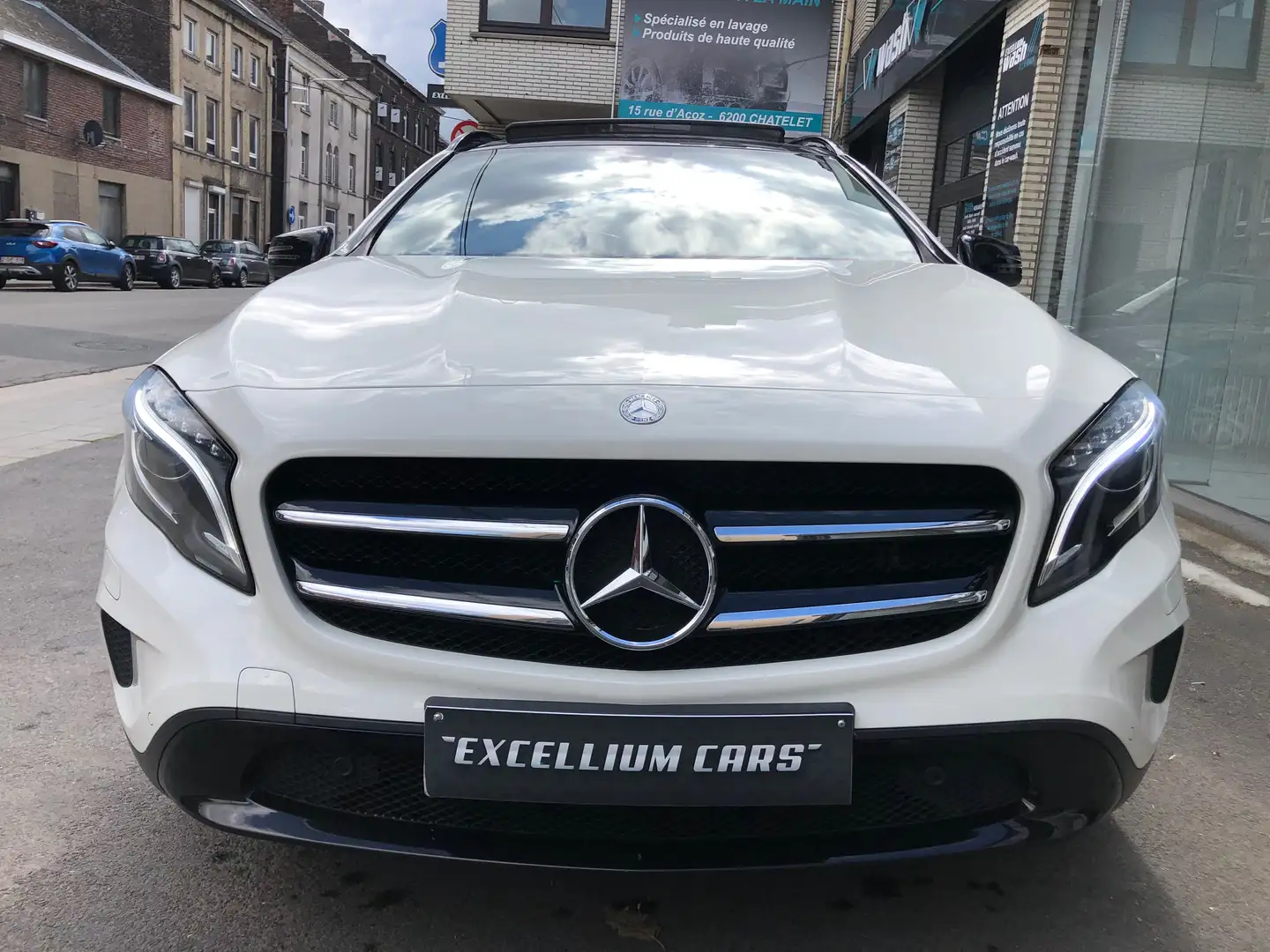 Mercedes-Benz GLA 220 d 4-Matic Sport Toit Pano Jante Xénon Boite Auto Blanc - 2