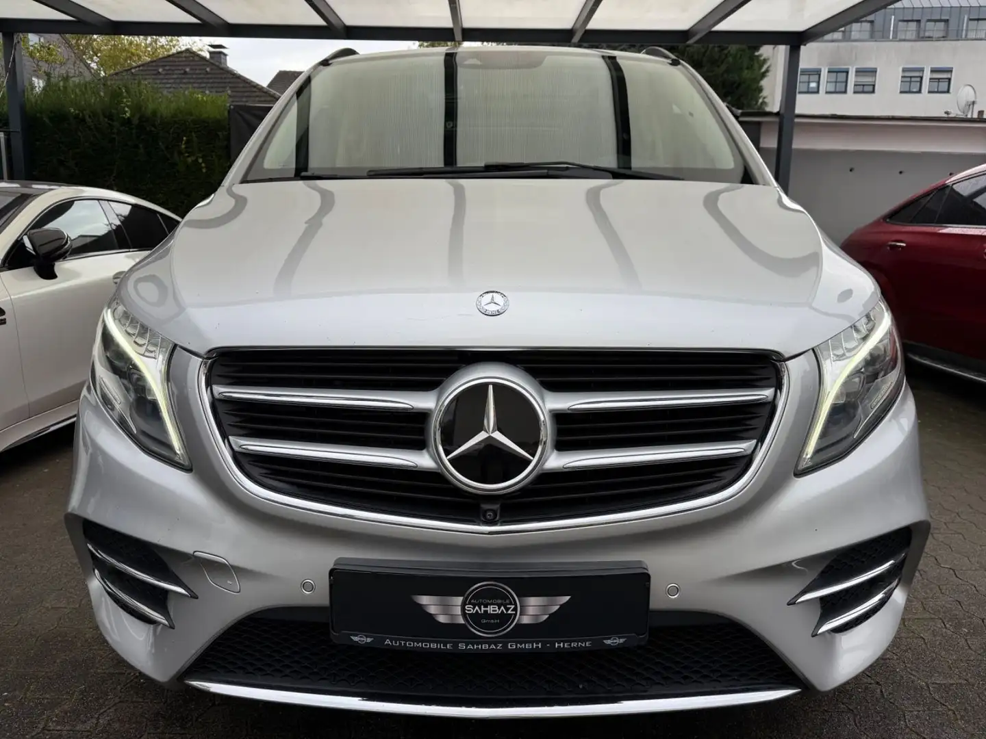Mercedes-Benz V 250 d EXCLUSIVE EDITION Lang *AMG*PANO*DISTR Silber - 2