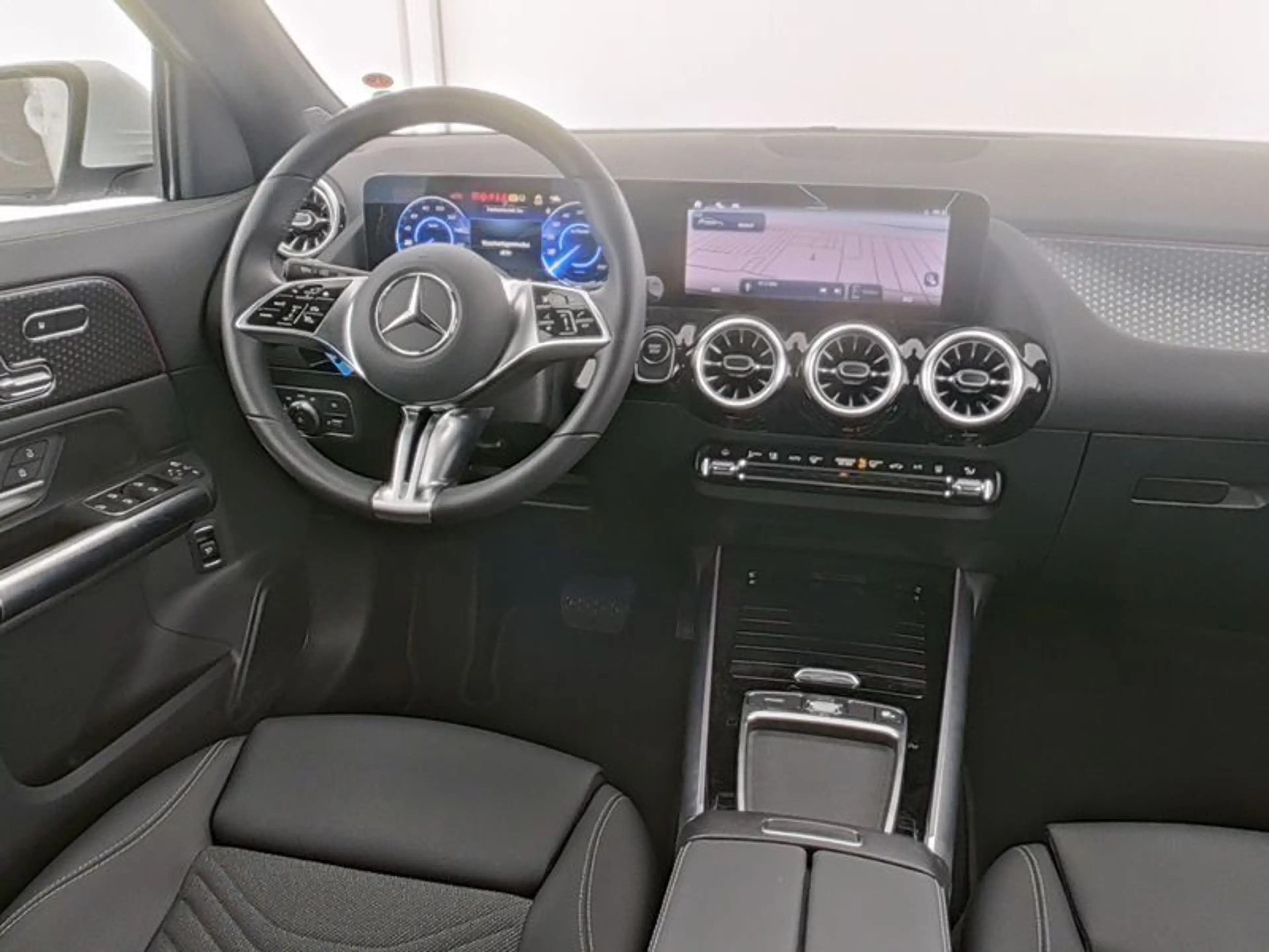 Mercedes-Benz EQA 250+ PROG-ADVANCED MEMORY KAMERA EASYP AMBIE — photo 6