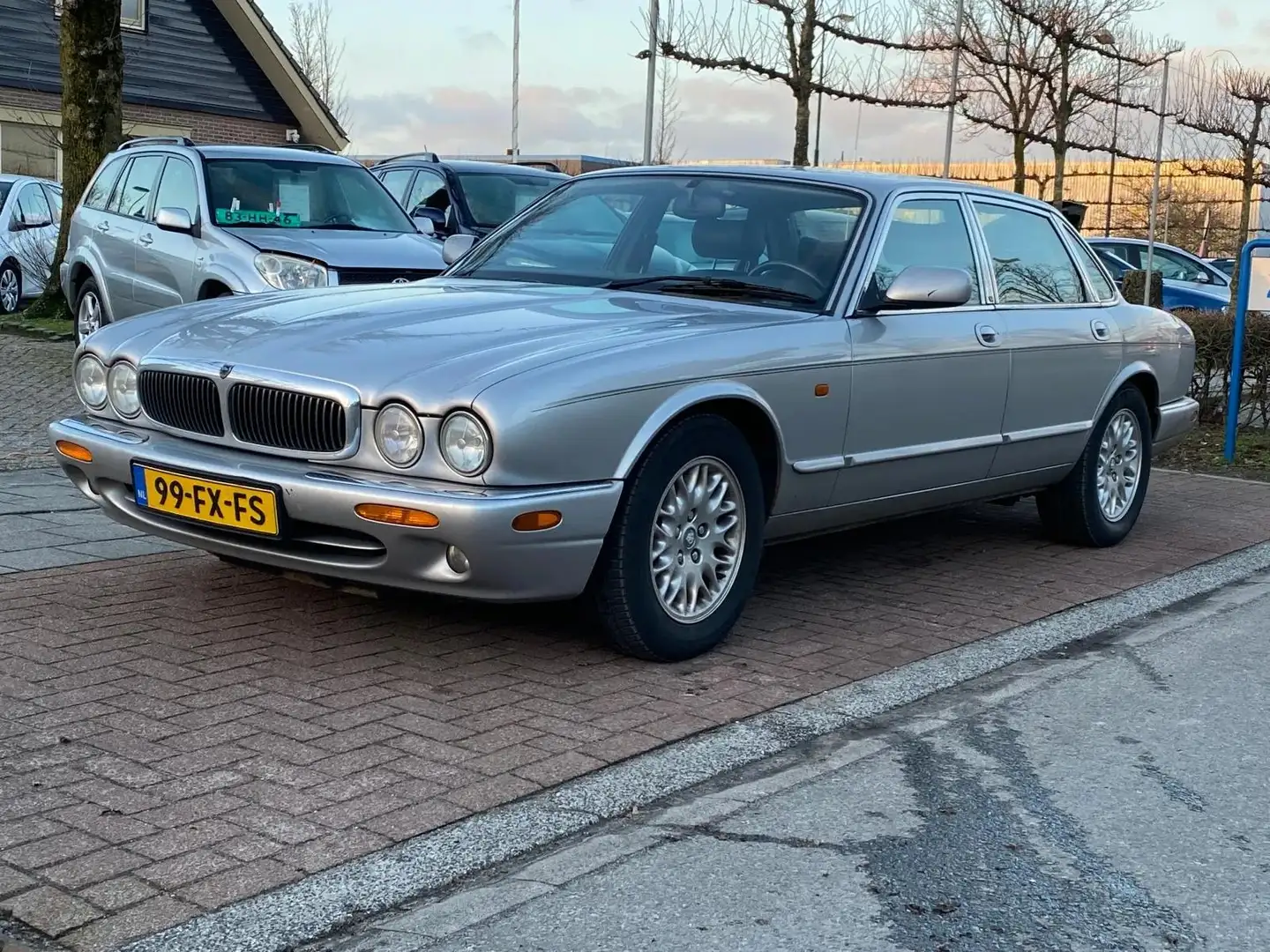 Jaguar XJ 3.2 V8 Executive -Youngtimer- KLASSE AUTO Gris - 2